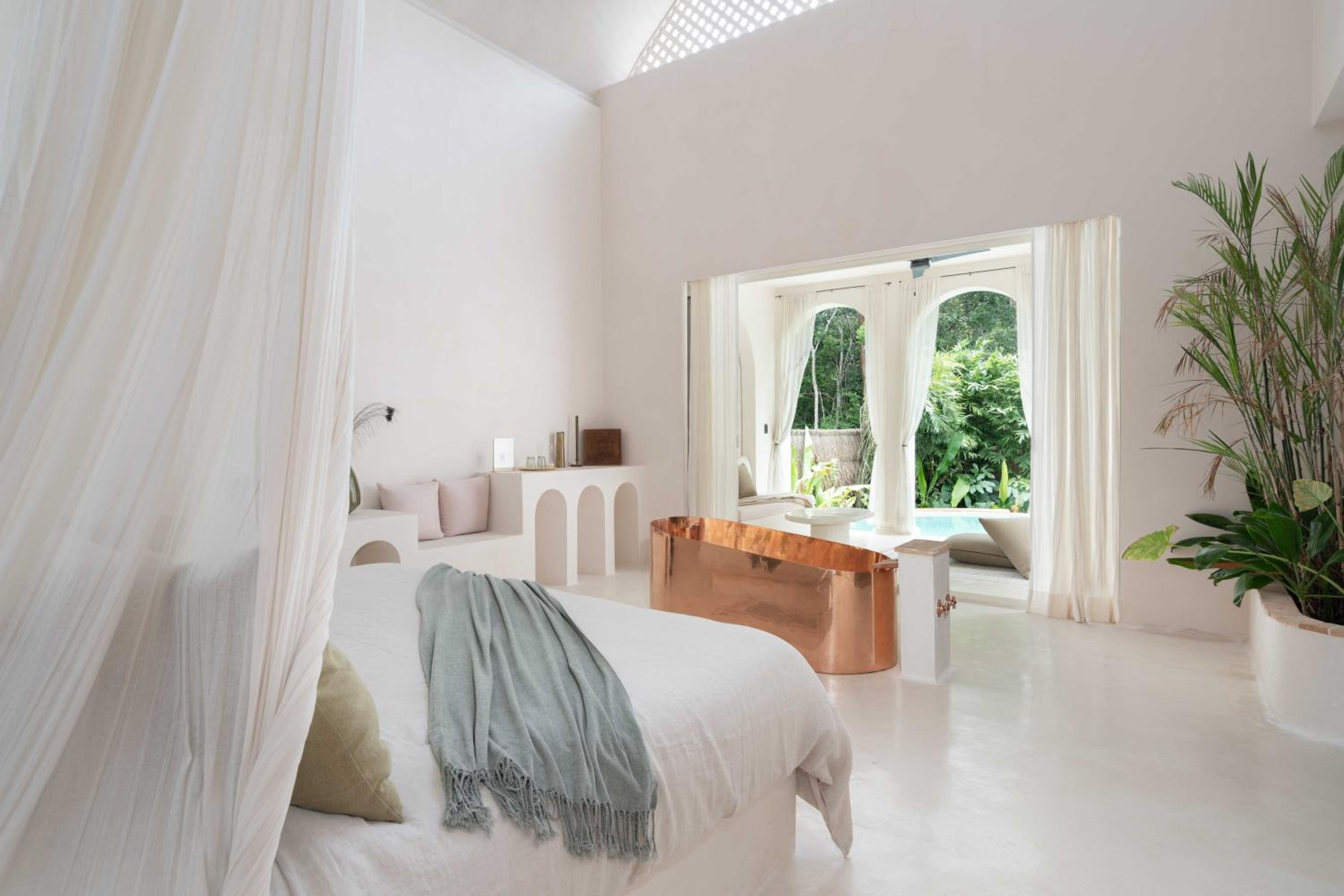Suite with Private Pool - Photo 17
