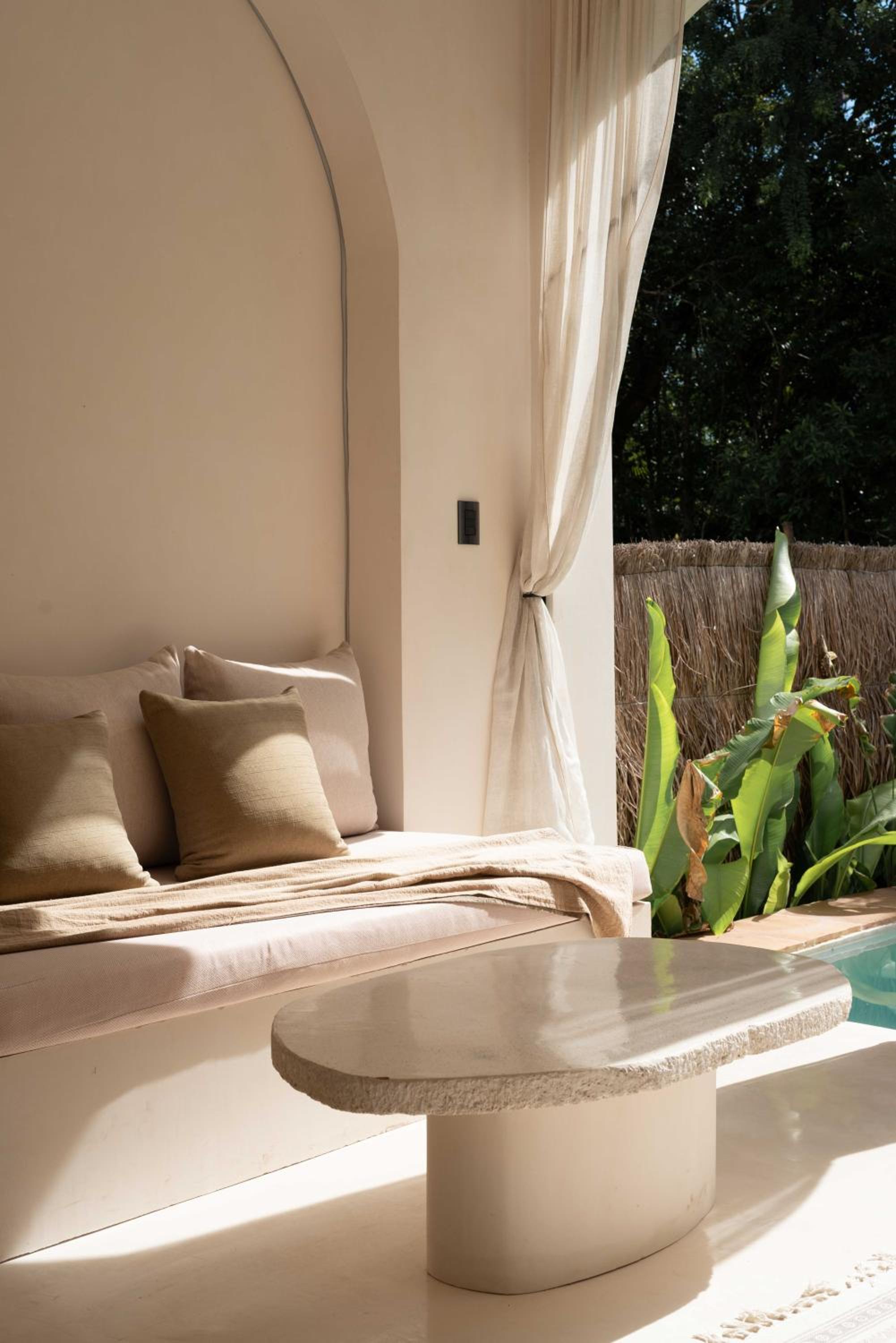 Suite with Private Pool - Photo 9
