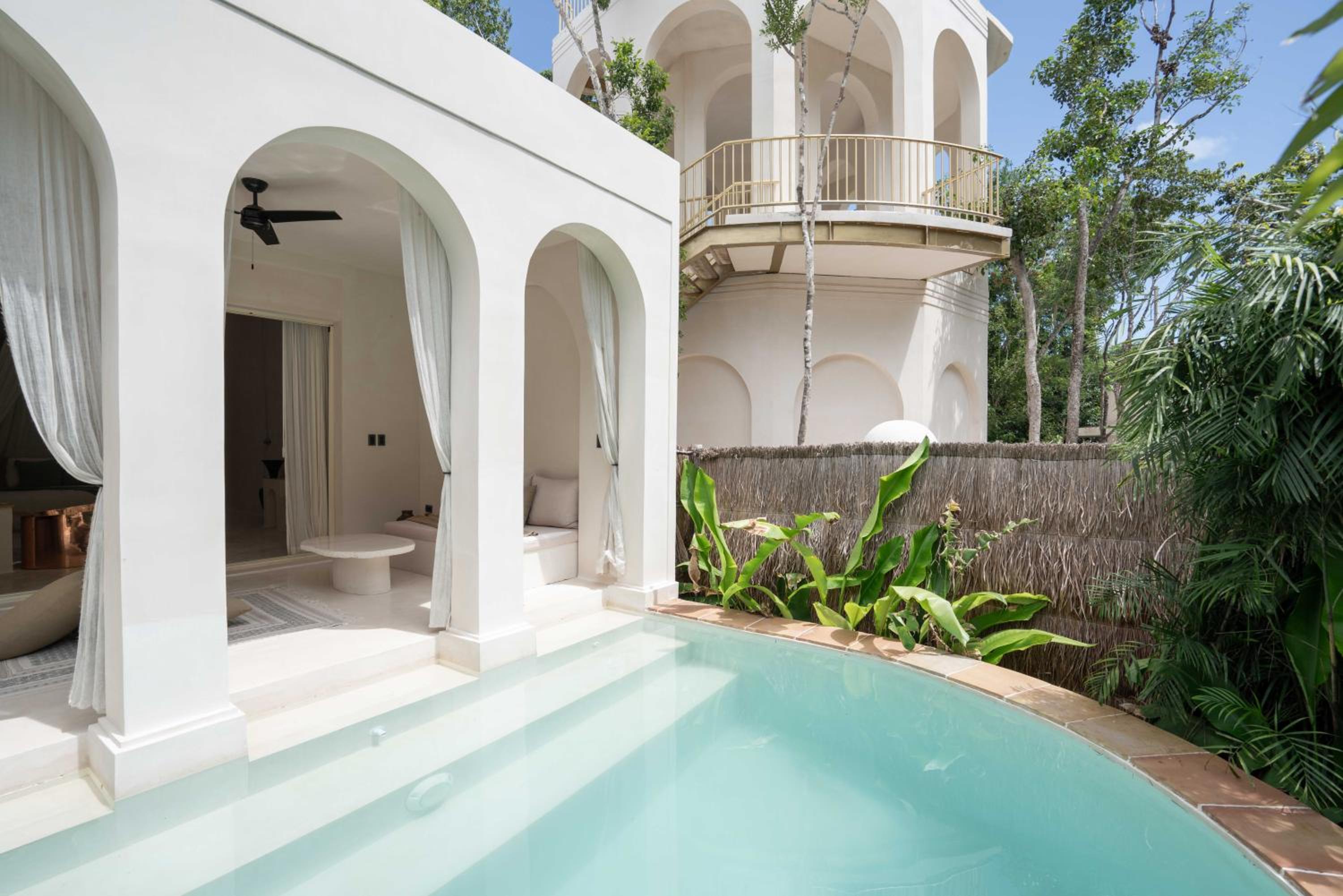 Suite with Private Pool - Photo 5