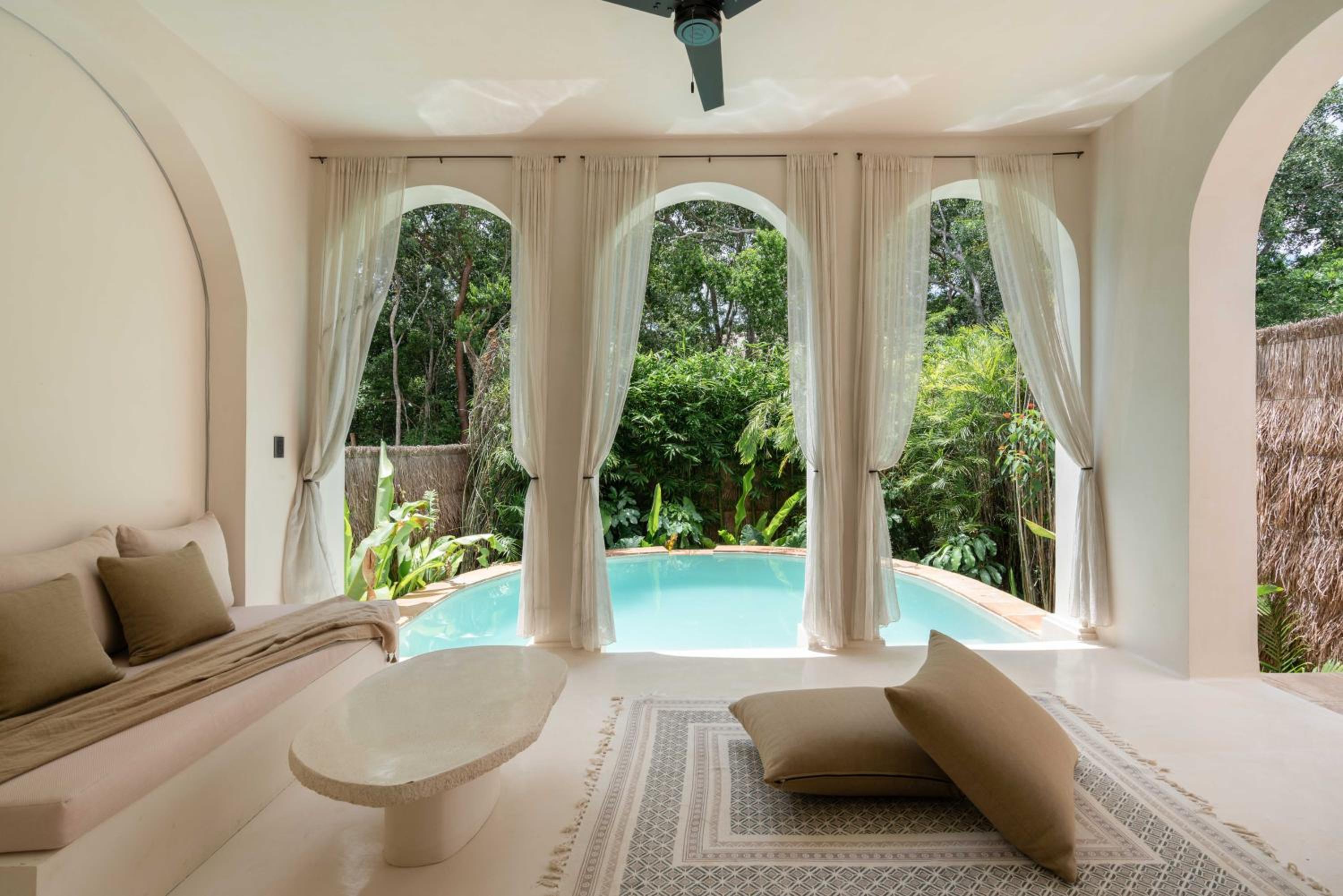 Suite with Private Pool - Photo 58