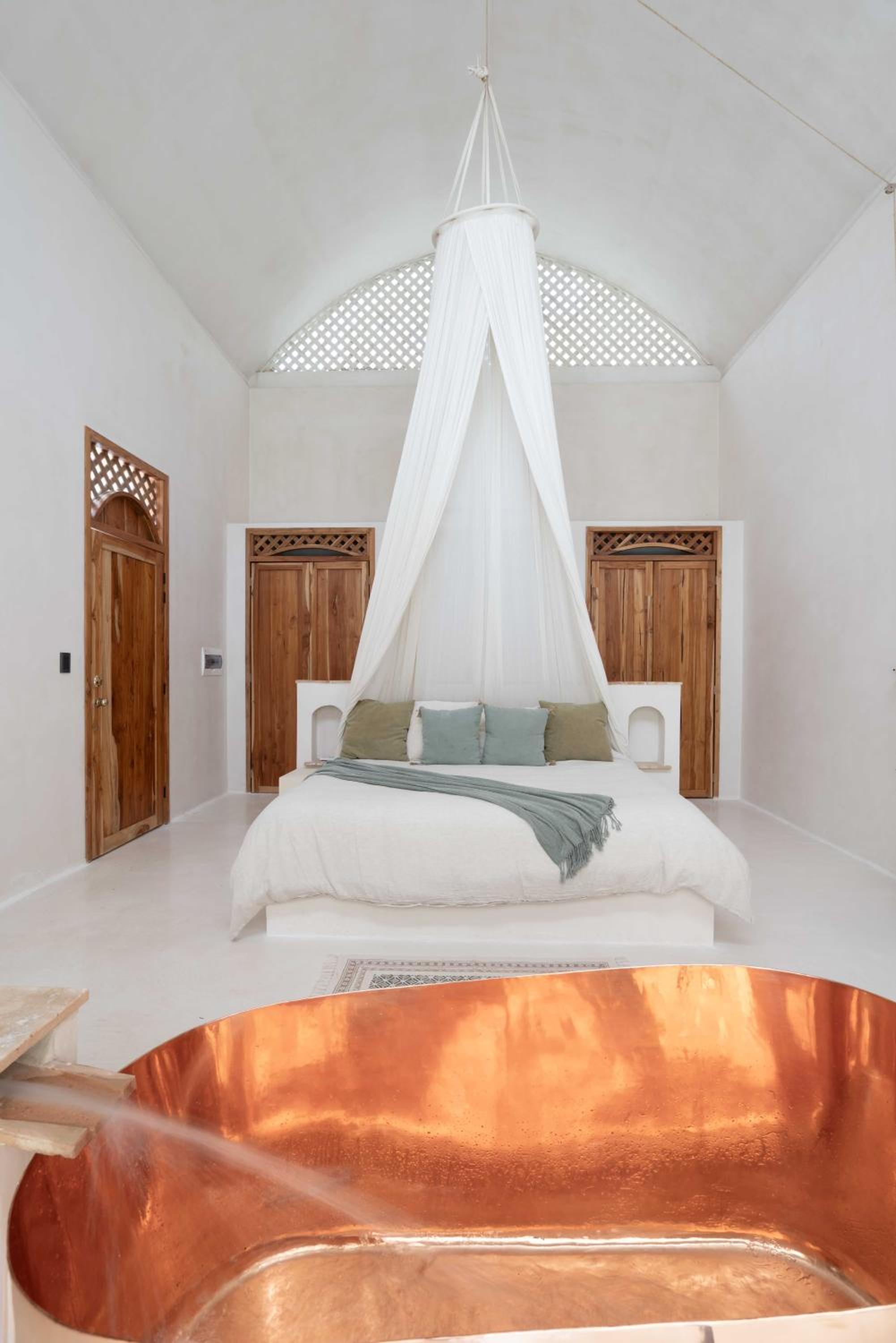 Suite with Private Pool - Photo 45