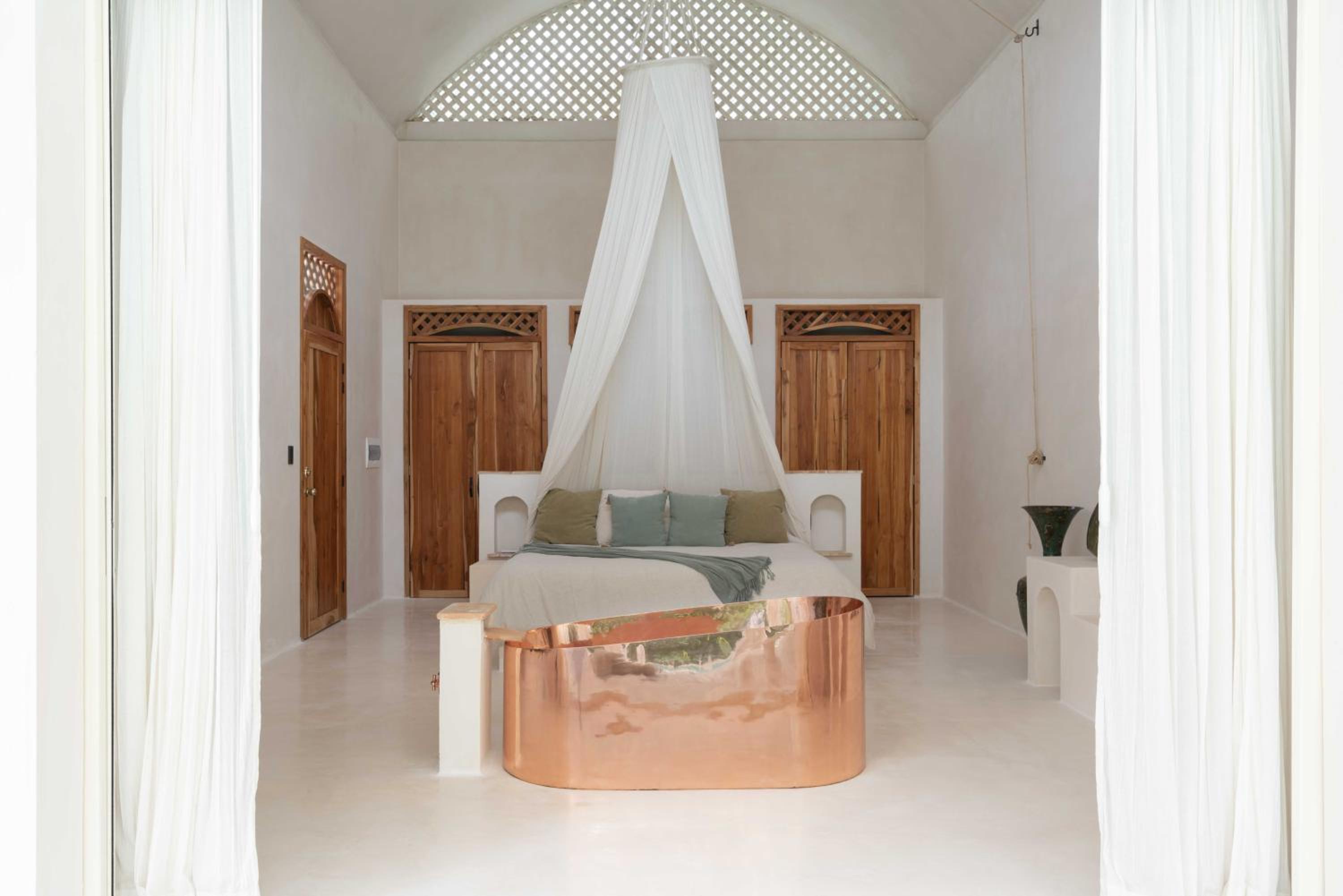 Suite with Private Pool - Photo 41