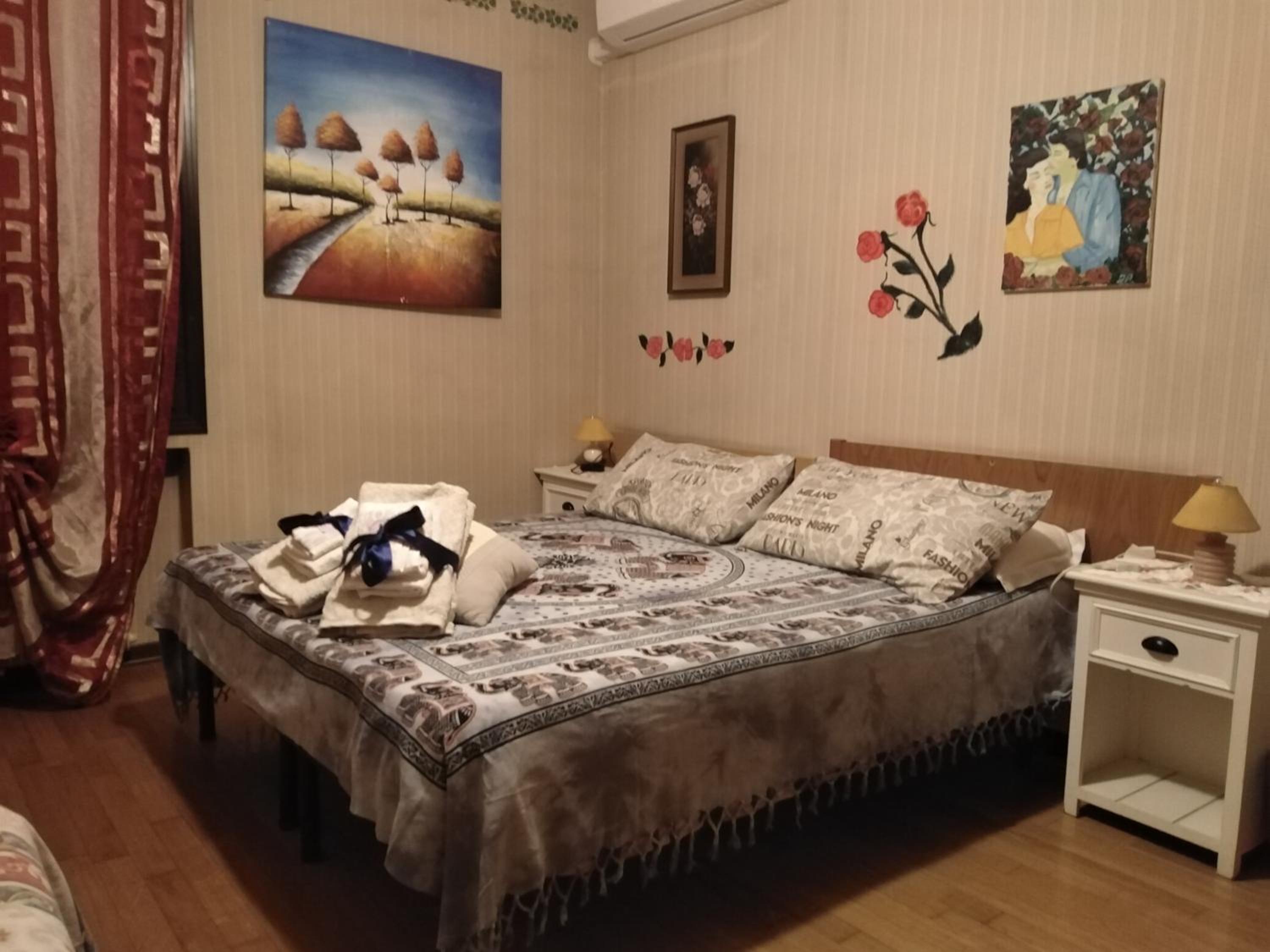 Double or Twin Room with Extra Bed and Shared Bathroom photo 1