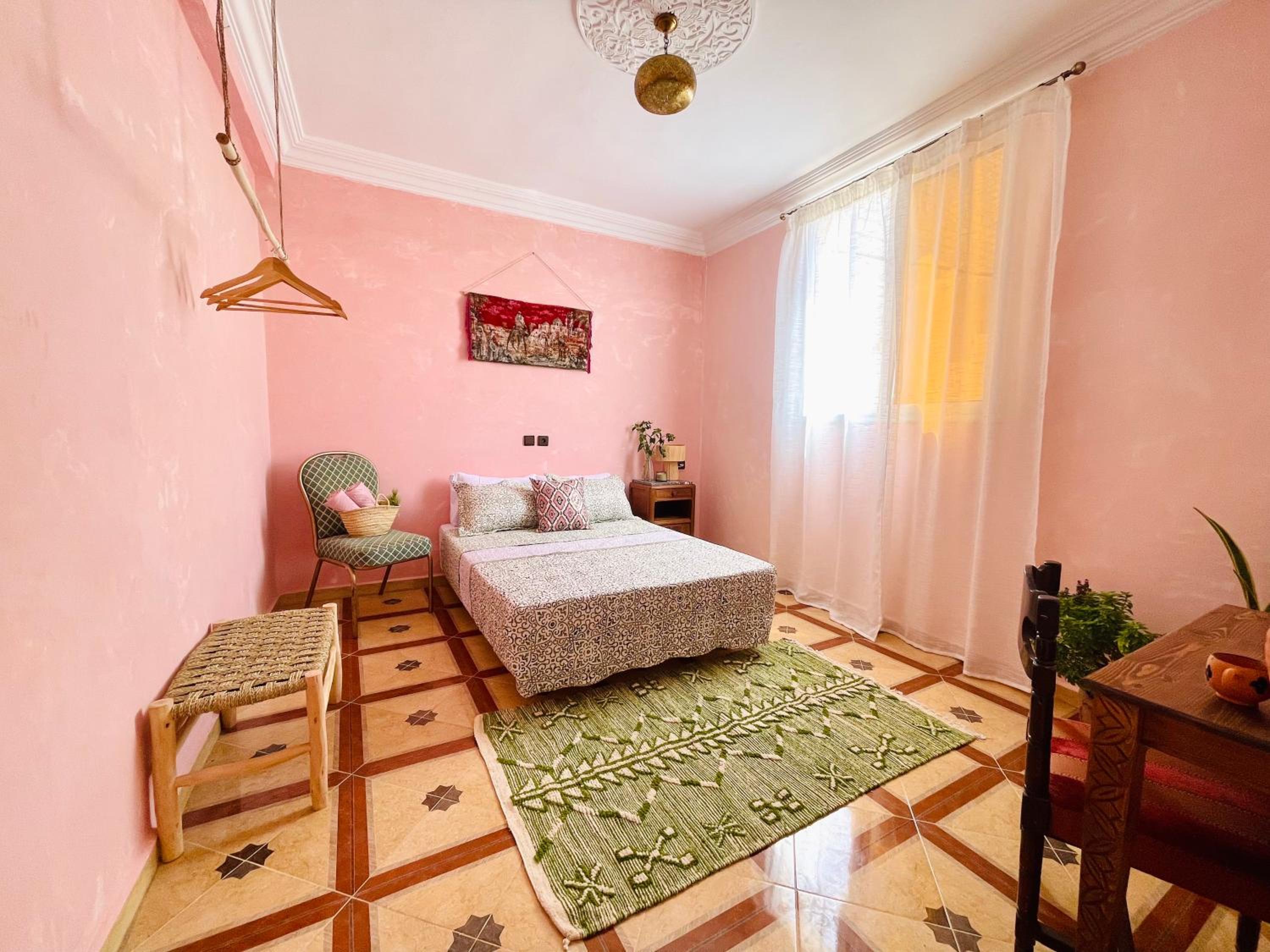 Double Room with Shared Bathroom photo 1