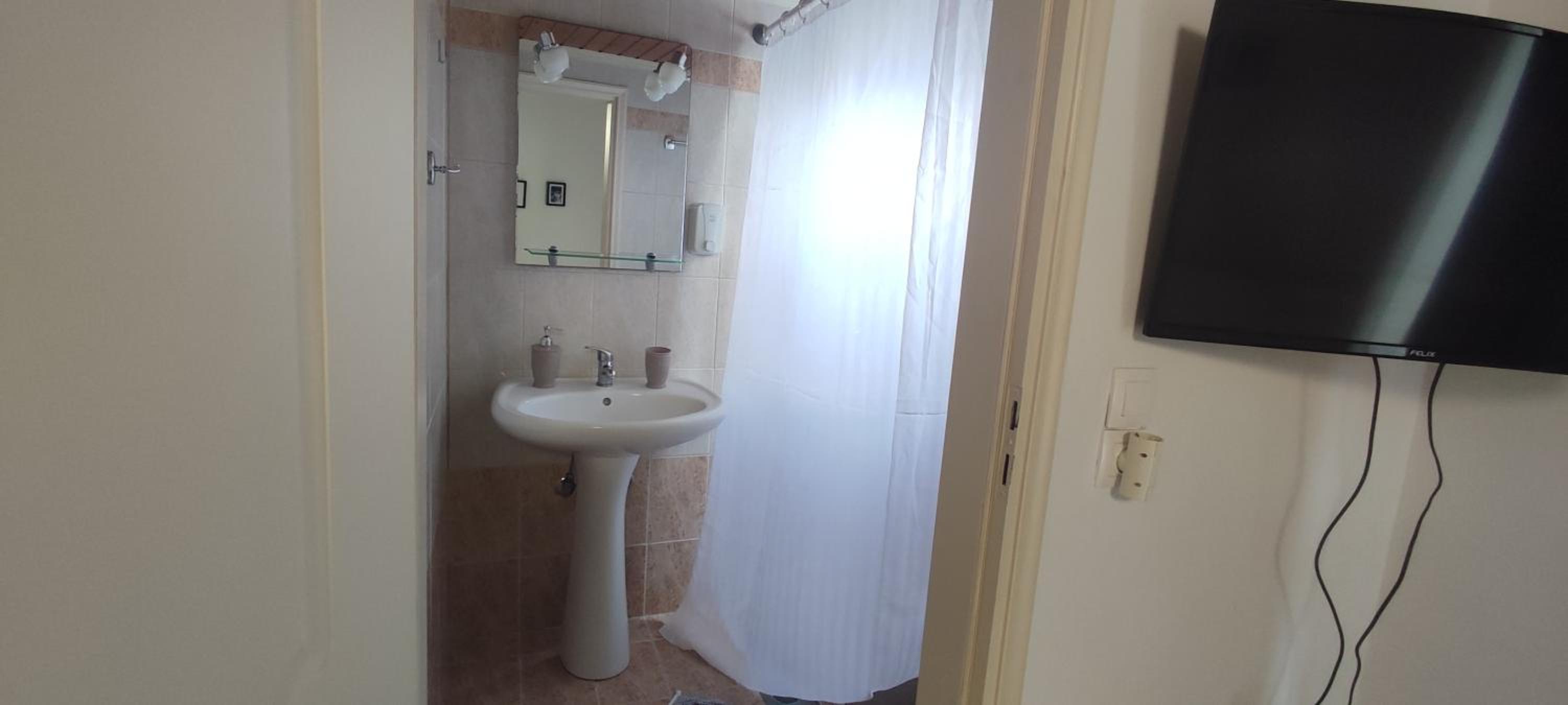 Apartment with Balcony - Photo 24