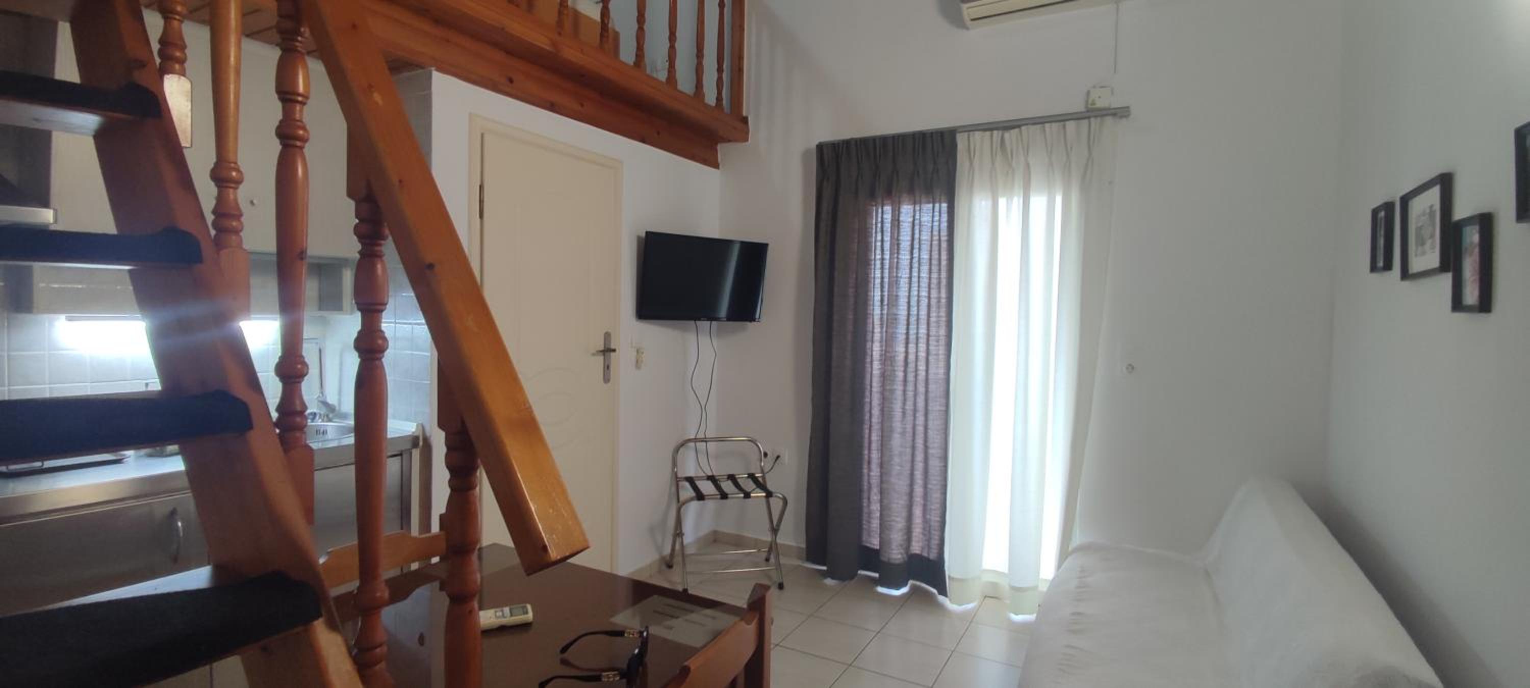 Apartment with Balcony - Photo 7