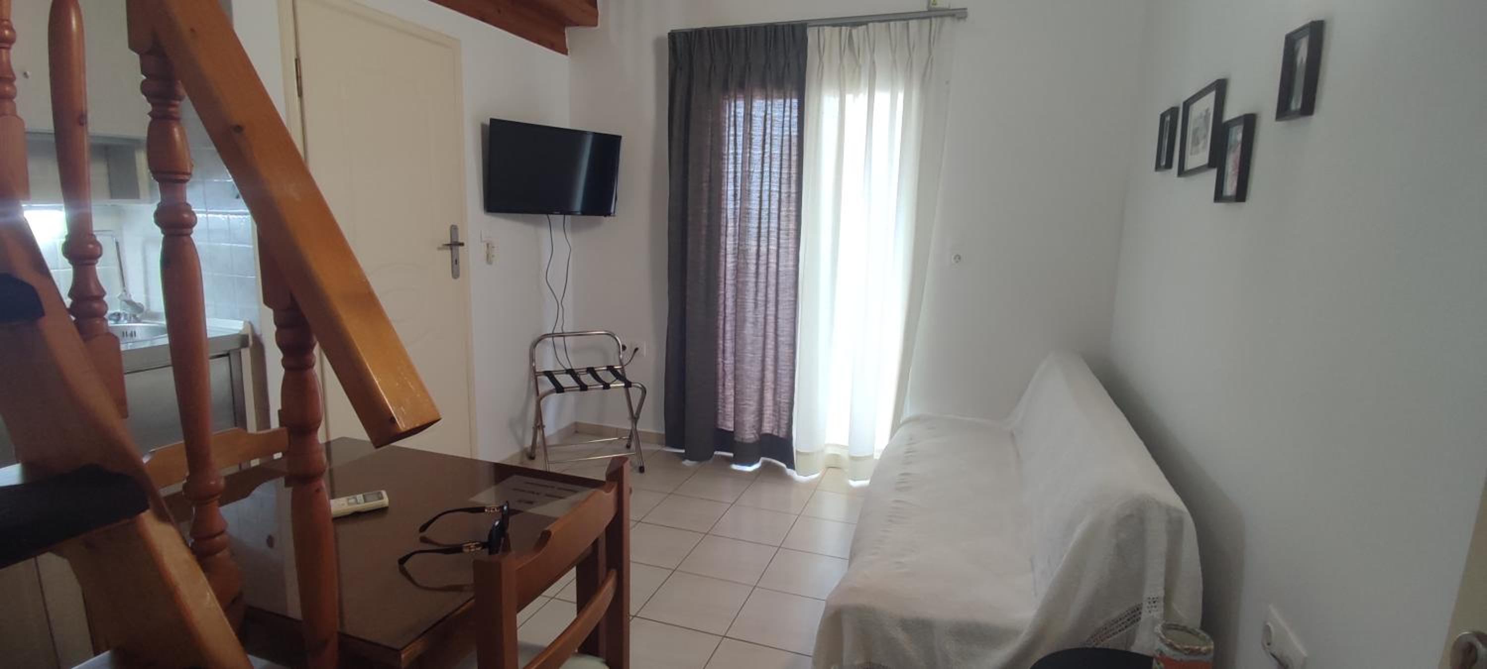 Apartment with Balcony - Photo 6