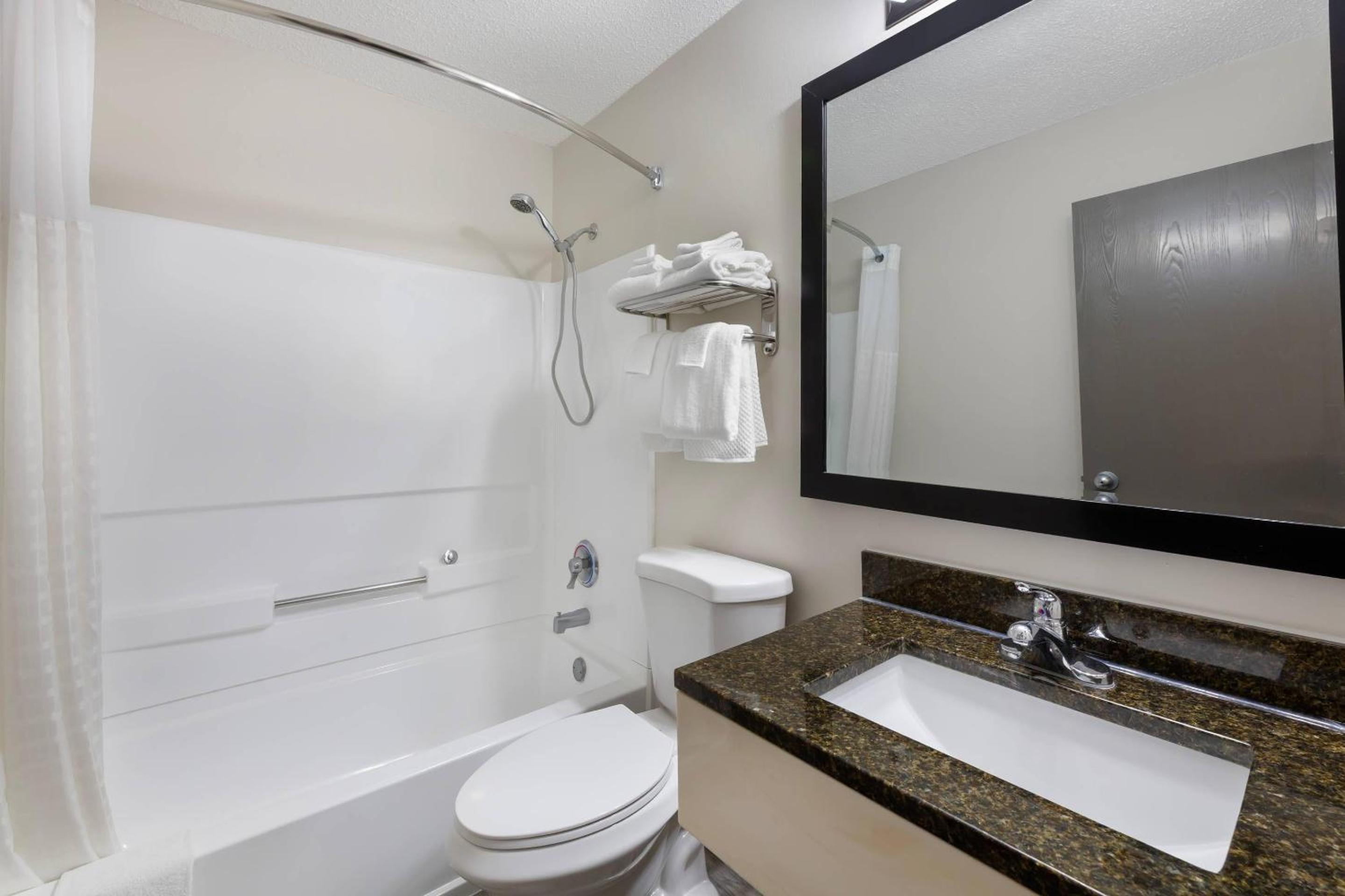 Quadruple Room with Two Queen Beds - Non Smoking