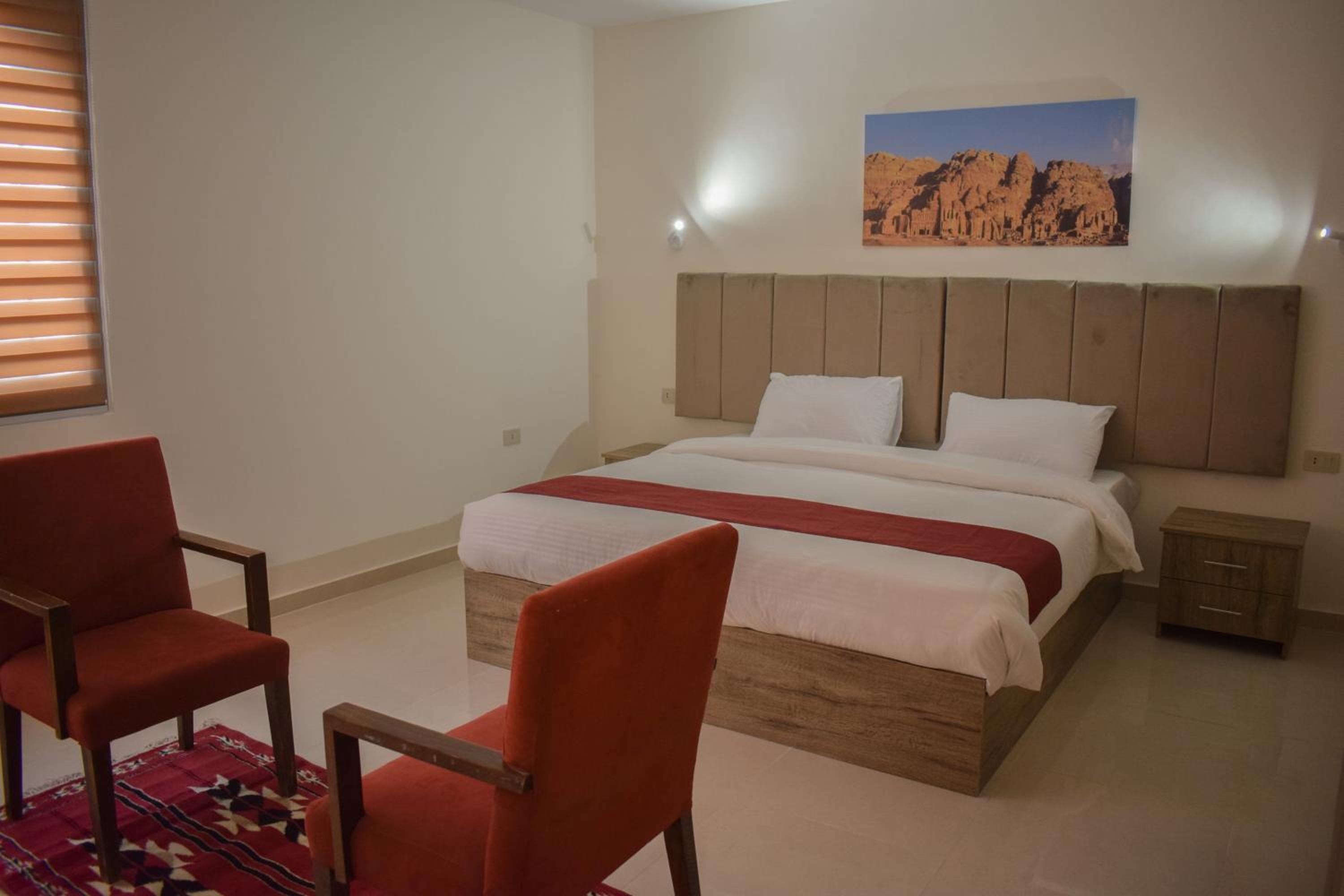 Deluxe Double or Twin Room with City View photo 3