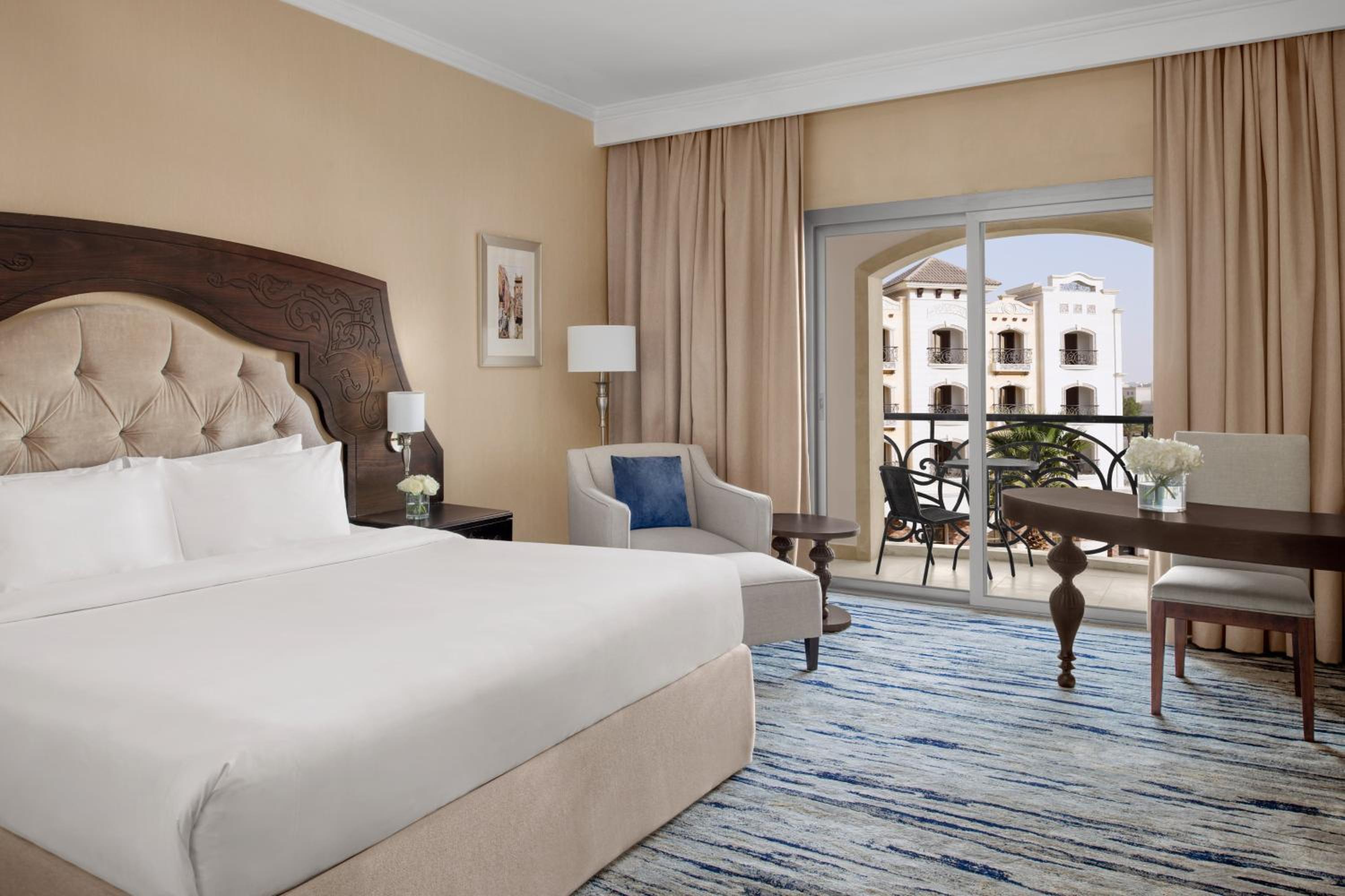 Standard King Room with Balcony - Non-Smoking photo 1