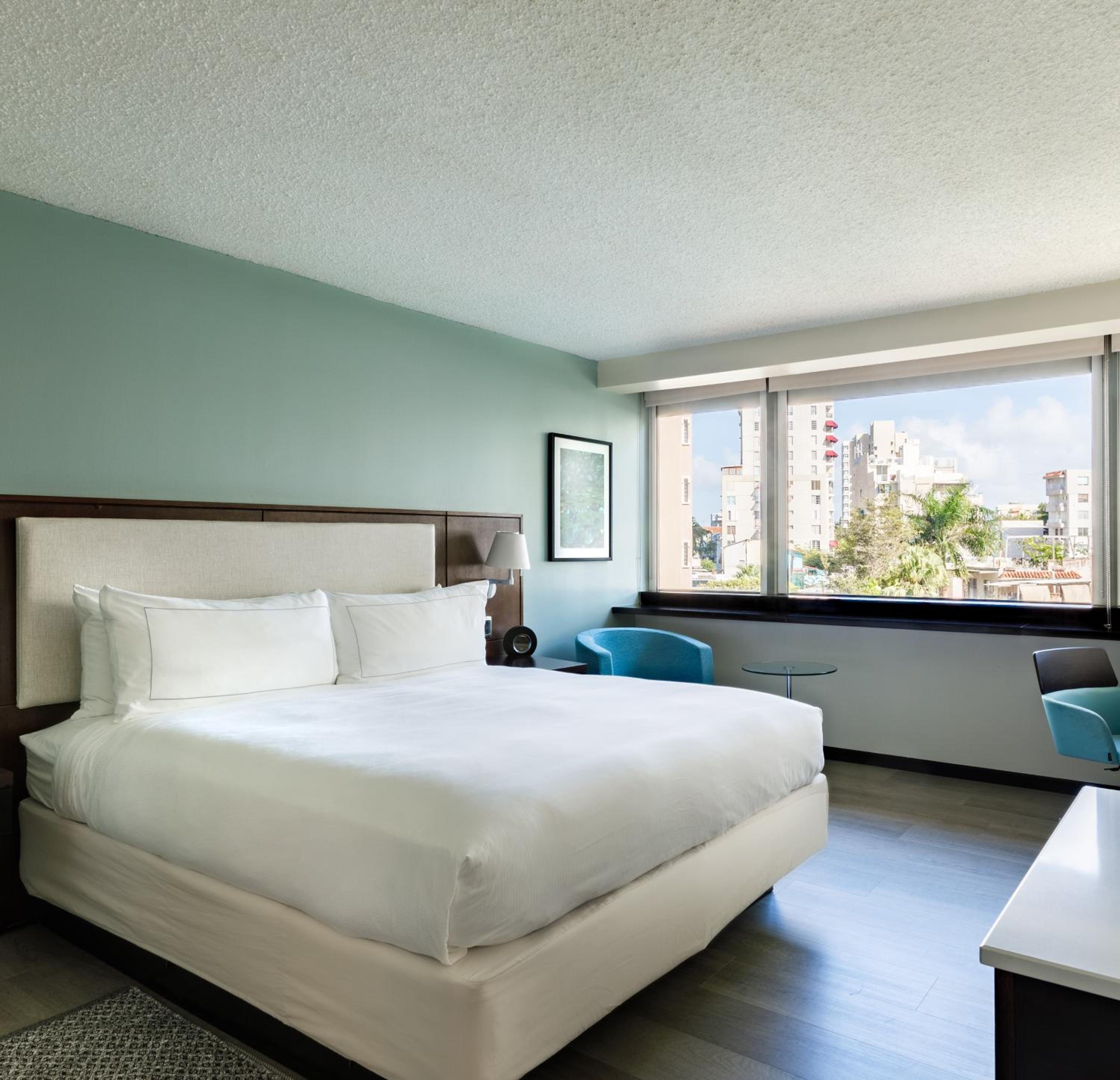 High Floor King Room - Photo 2