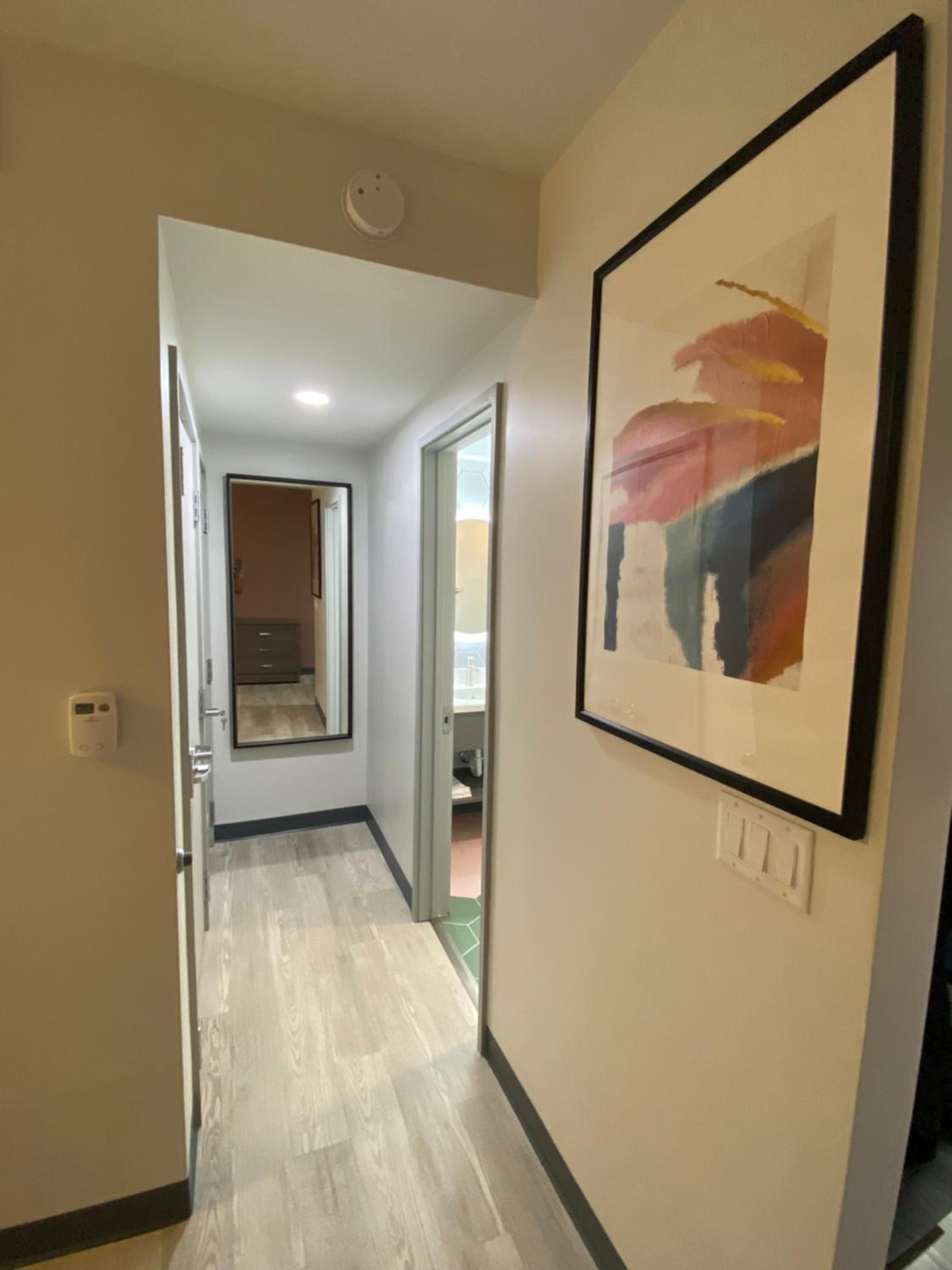 Junior Suite - Newly Renovated Building - Photo 8