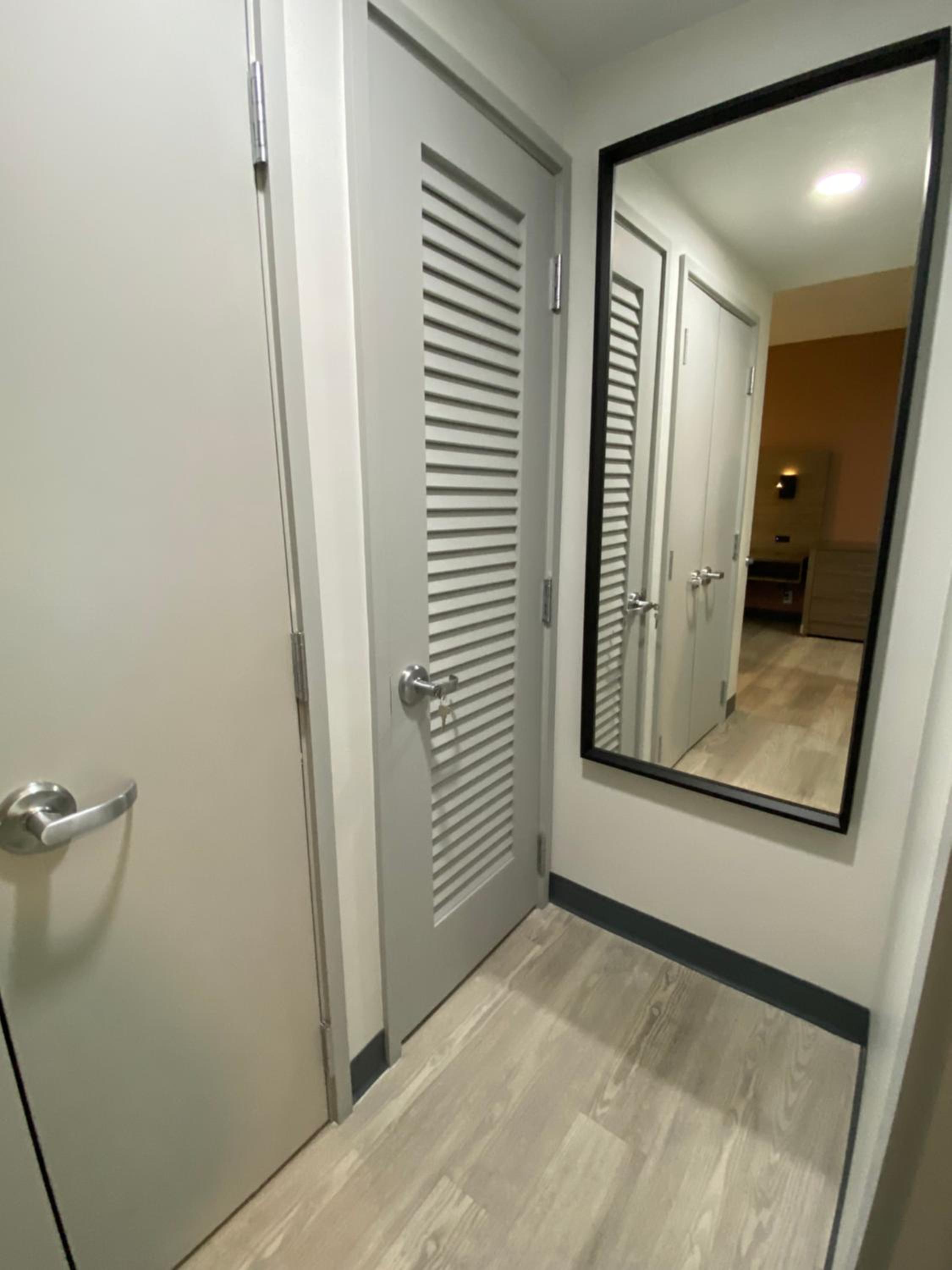 Junior Suite - Newly Renovated Building - Photo 12