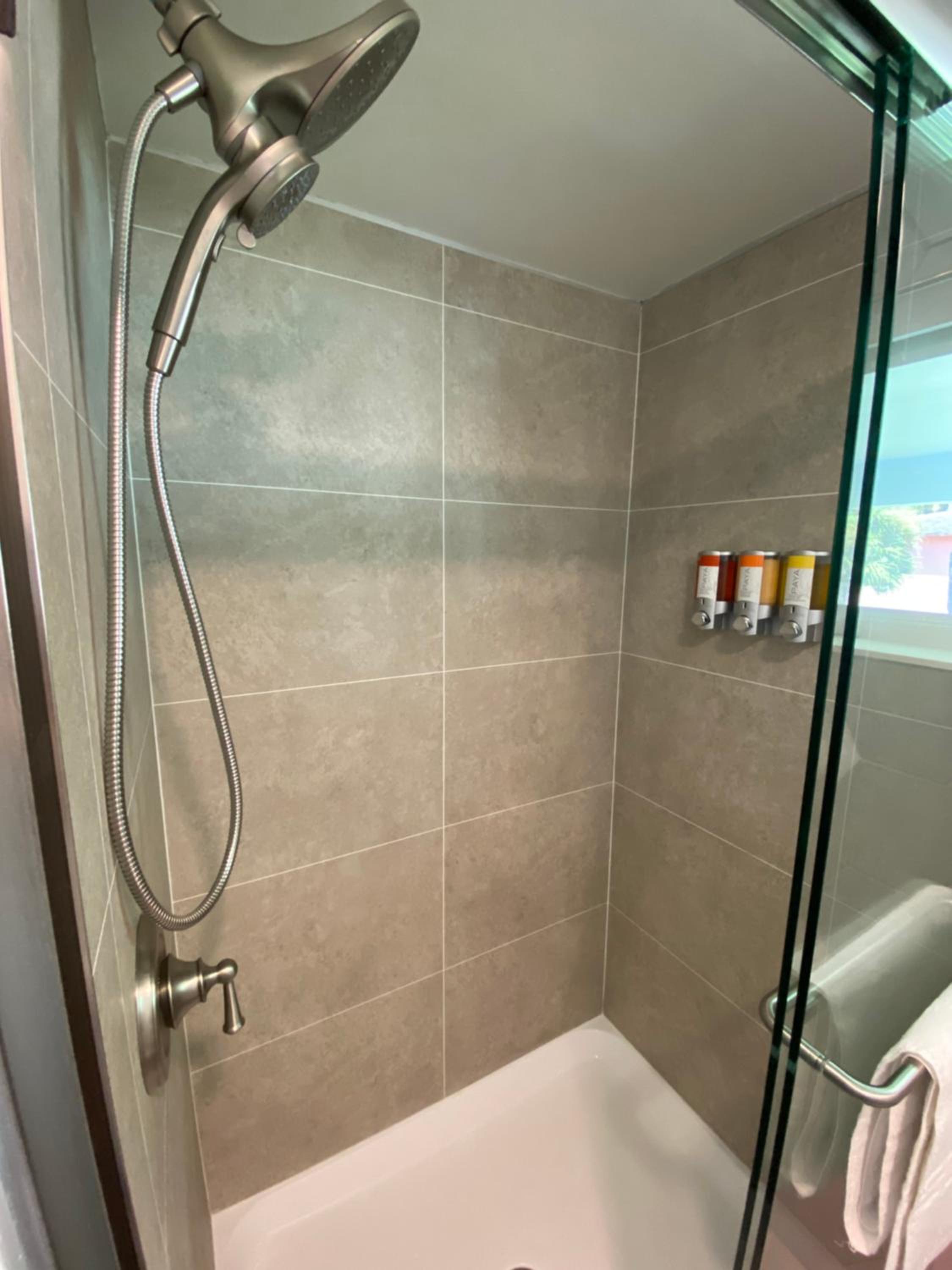 Junior Suite - Newly Renovated Building - Photo 13