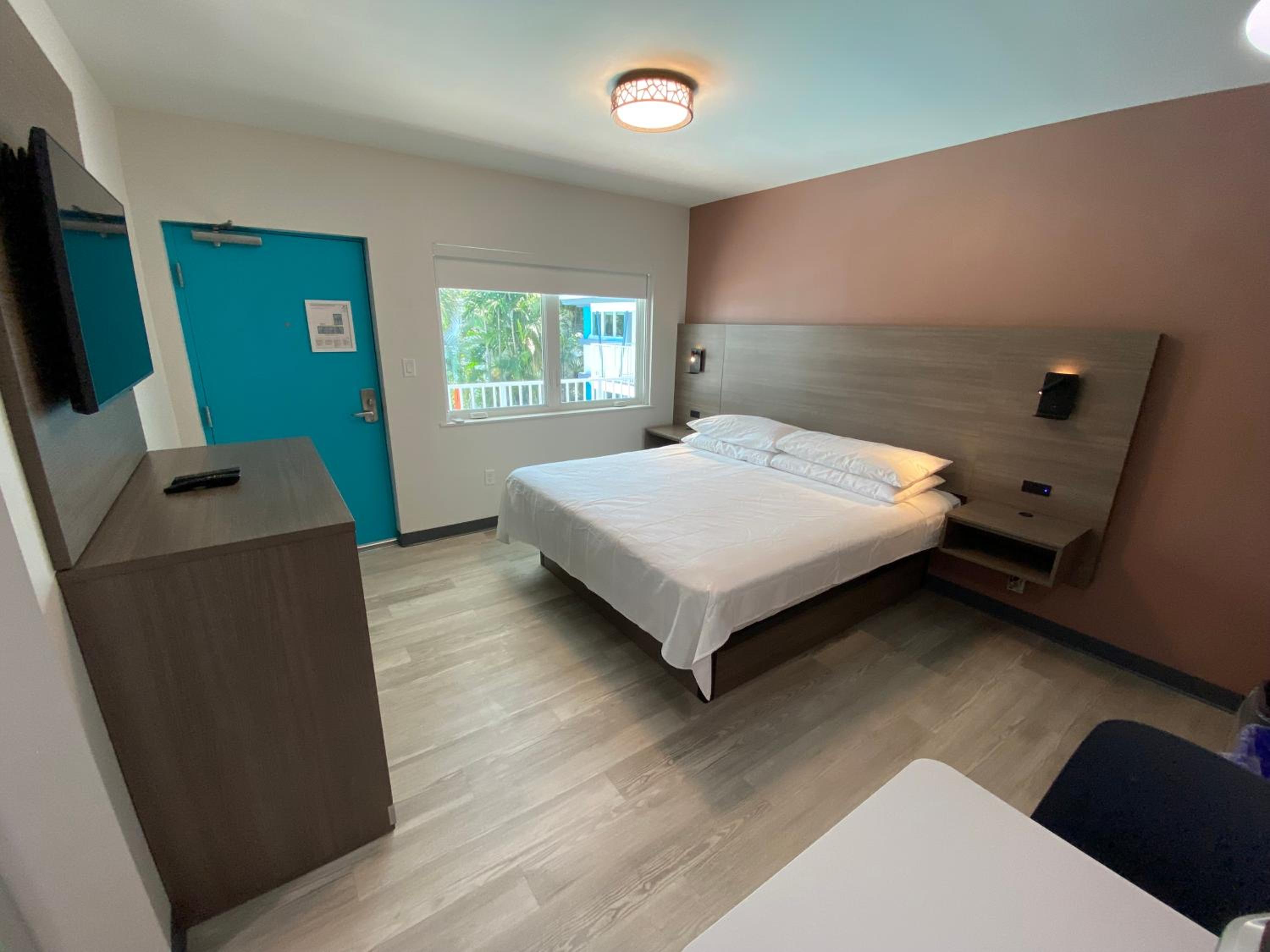 King Room - Newly Renovated Building - Photo 3