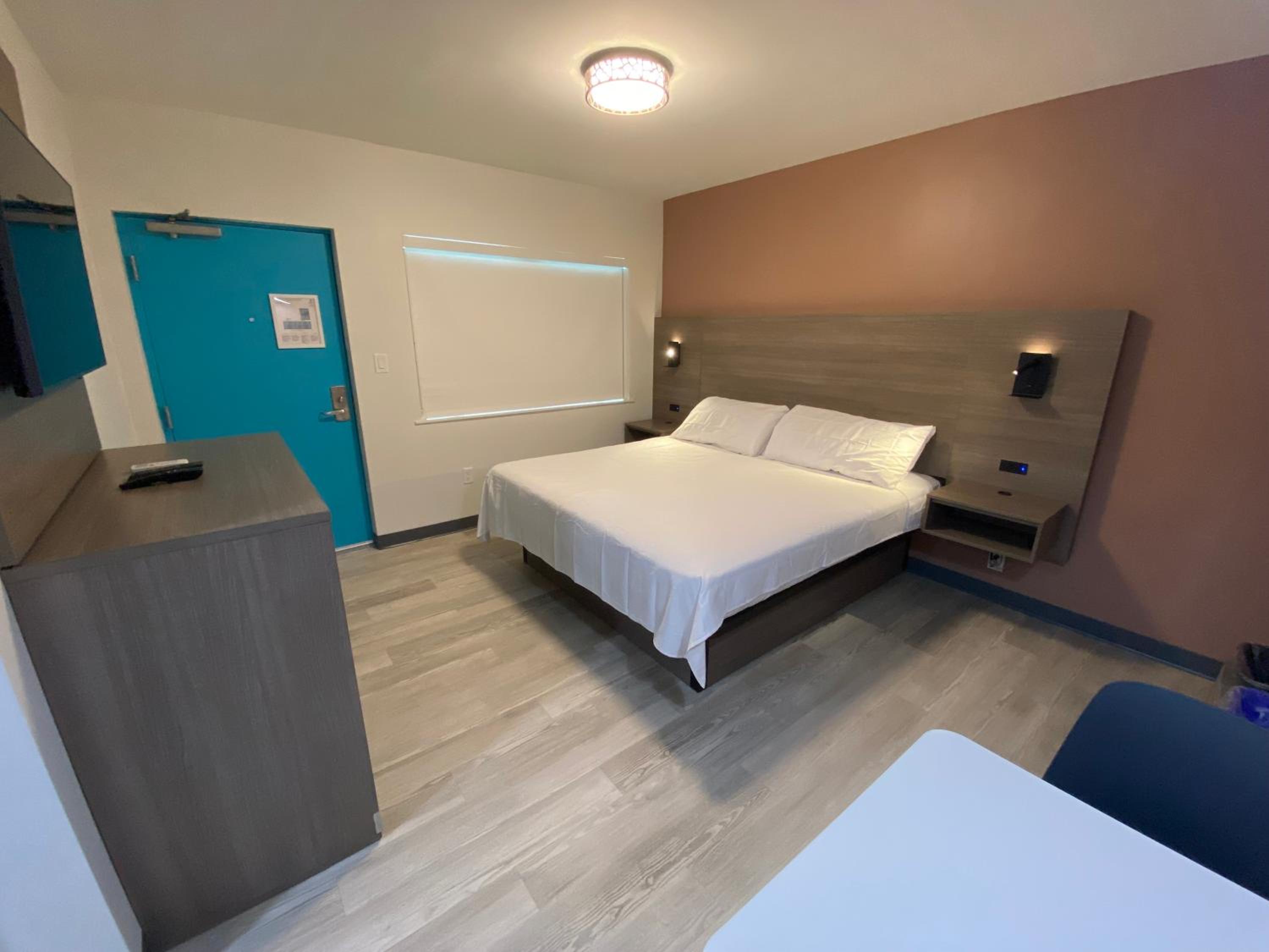 King Room - Newly Renovated Building - Photo 4