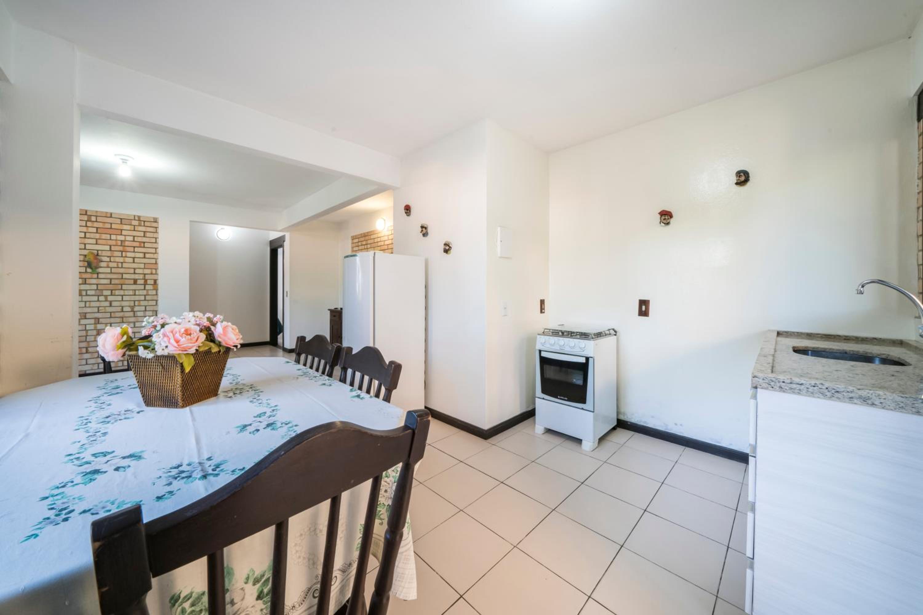 Two-Bedroom Apartment (6 Adults) photo 2