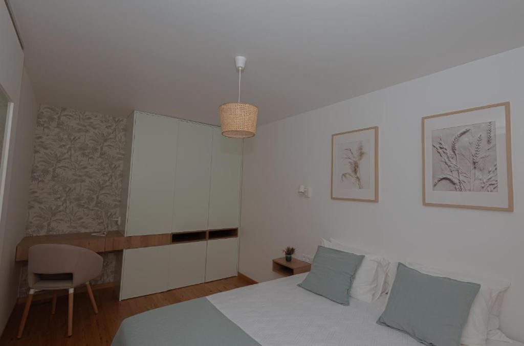 Apartment with Balcony photo 3