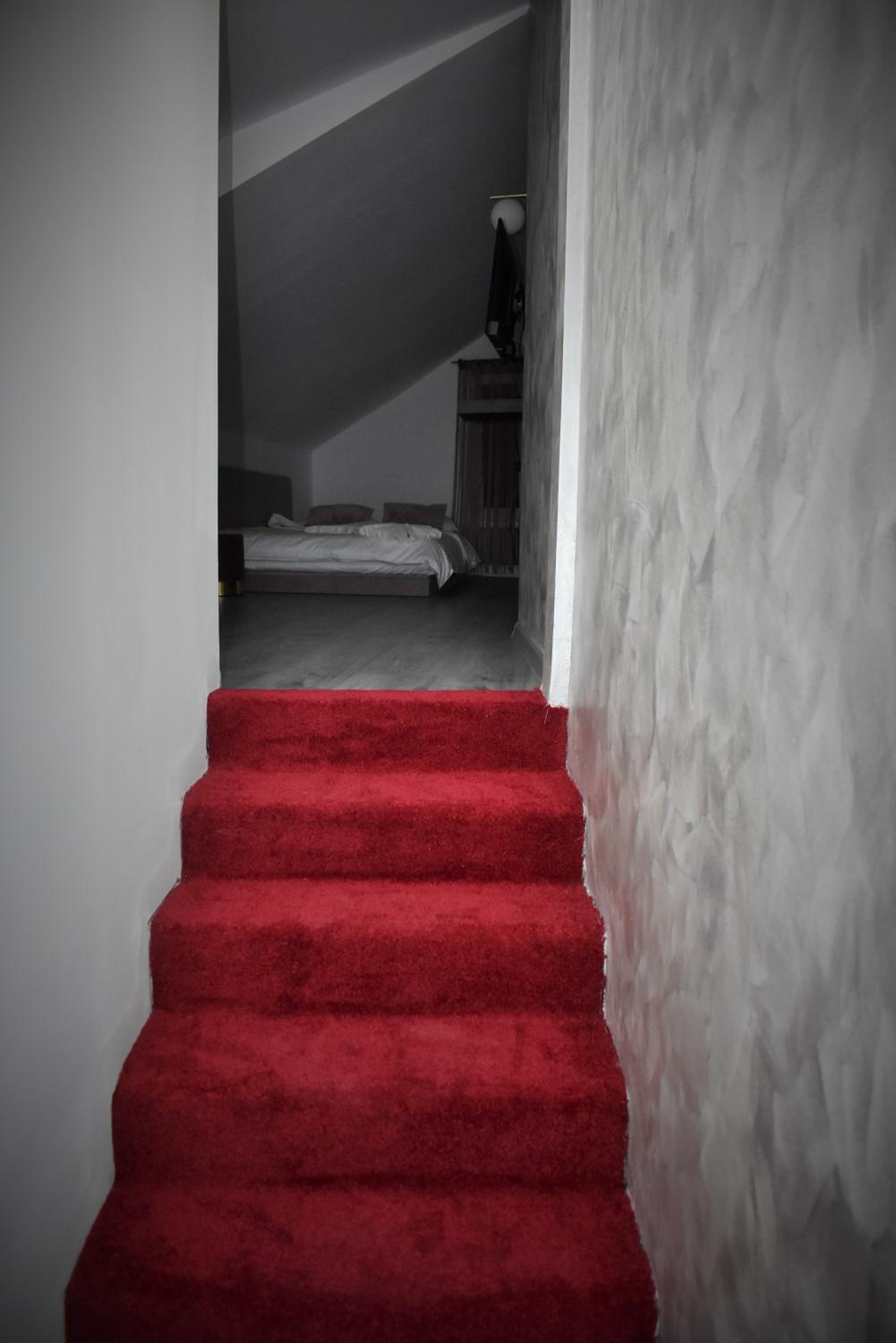 Double Room - Photo 5
