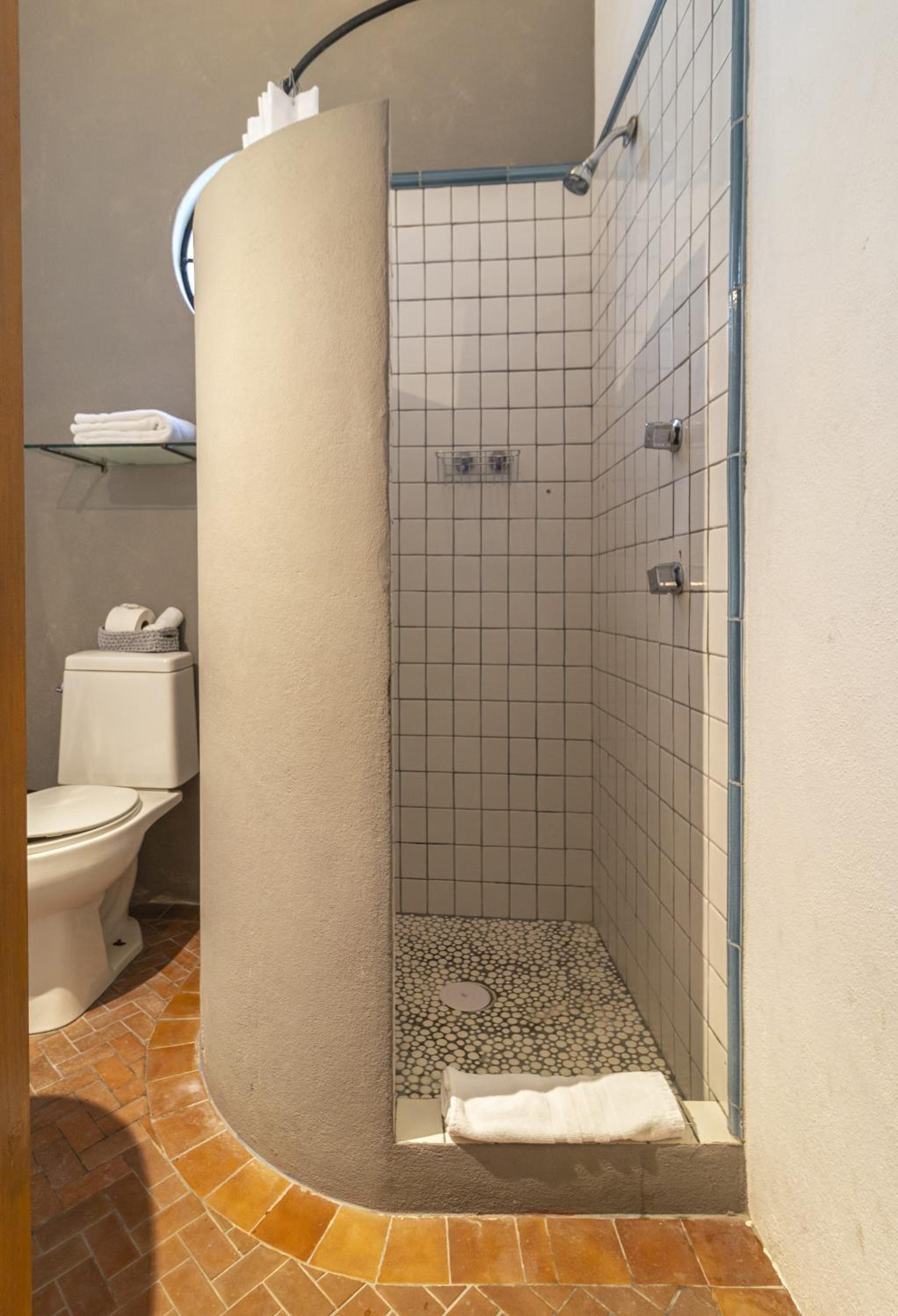 Single Room with Bathroom photo 3