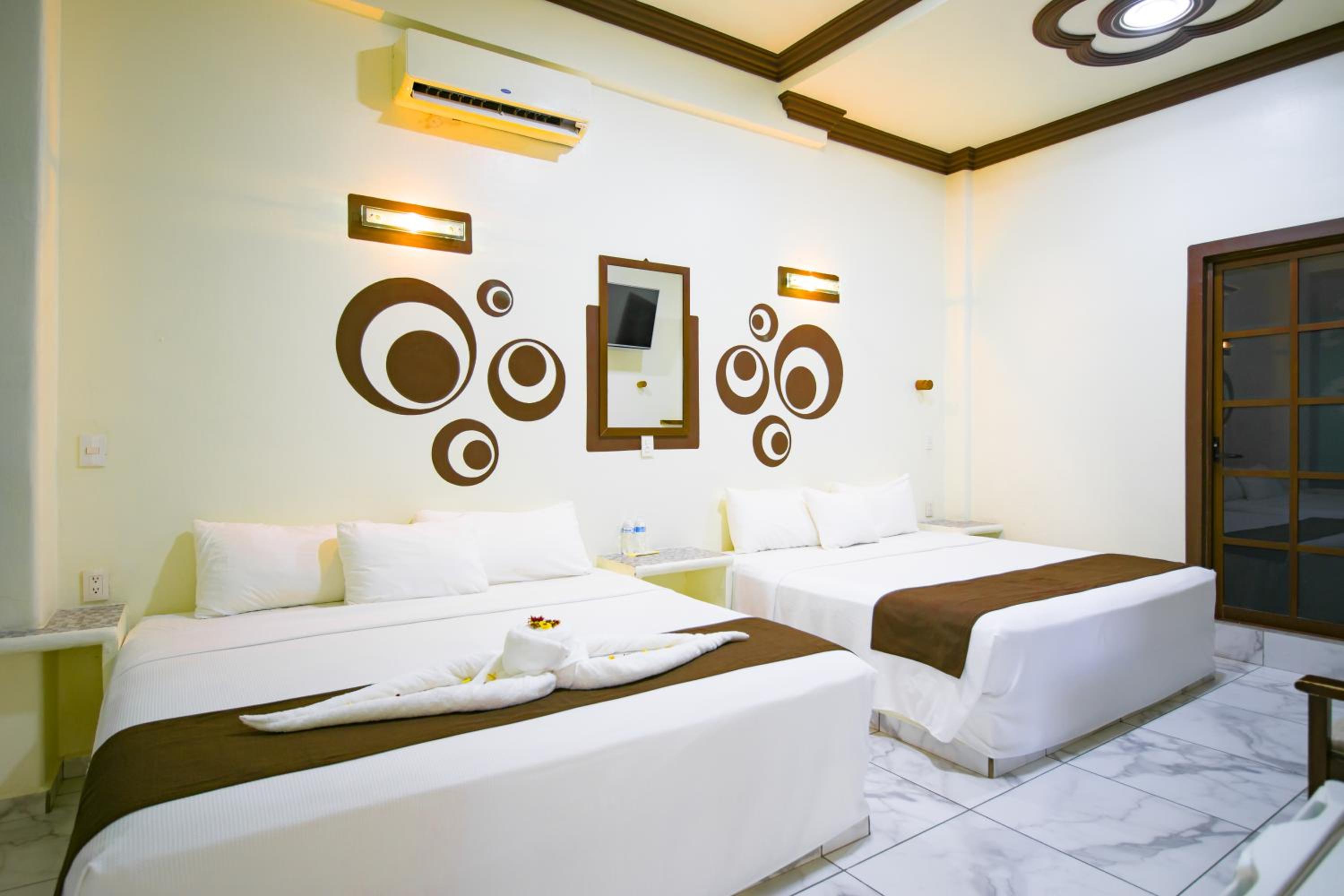 Twin Room - Photo 2