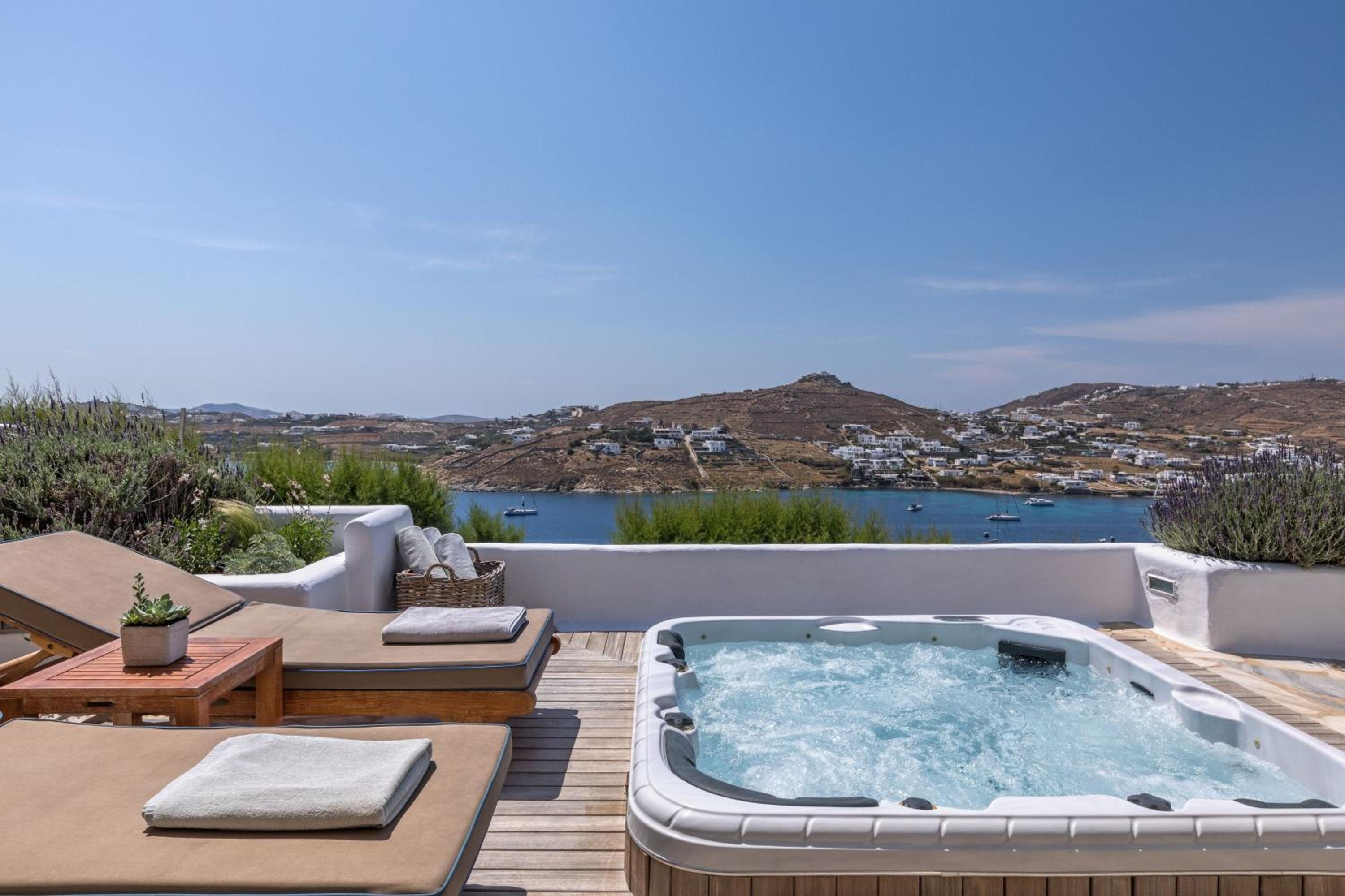 Coral, 2 Bedroom Villa, Sea view, Whirlpool, Balcony
