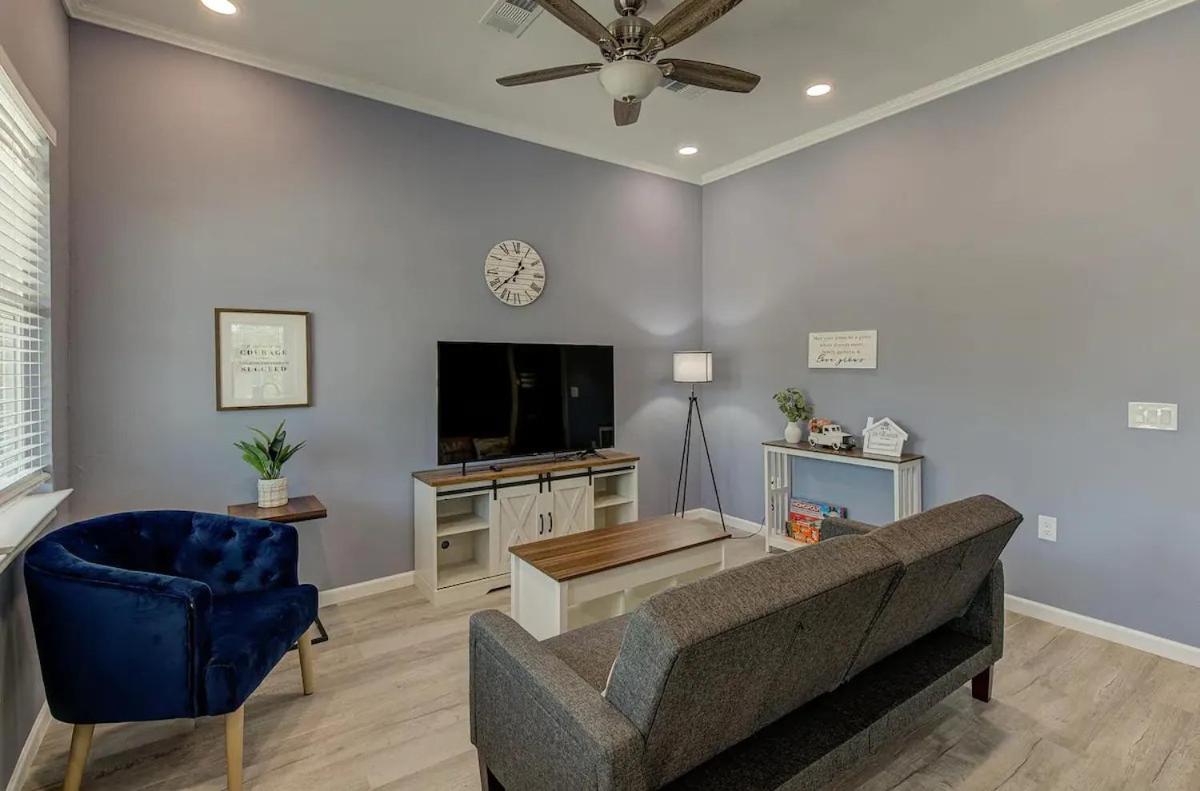 Three-Bedroom House photo 1