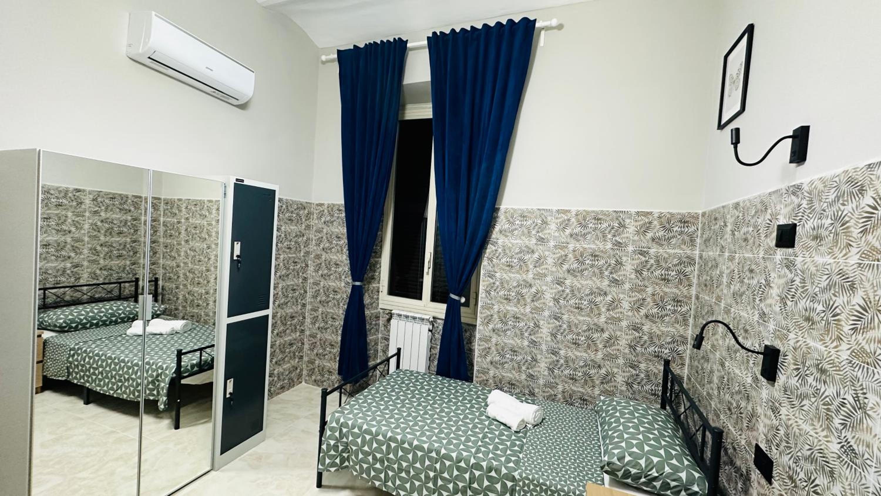 Standard Twin Room with Shared Bathroom photo 3
