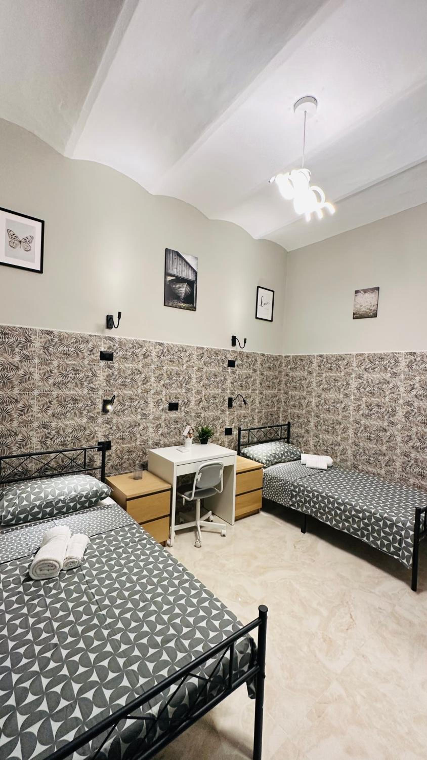Standard Twin Room with Shared Bathroom