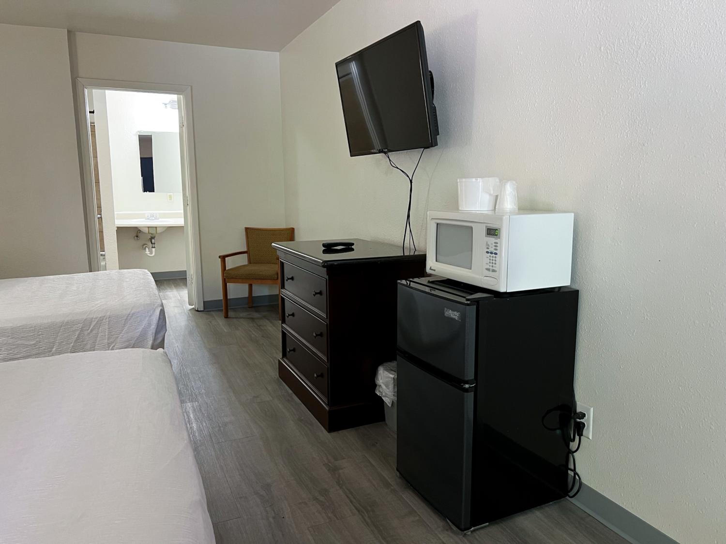 Budget Double Room photo 2