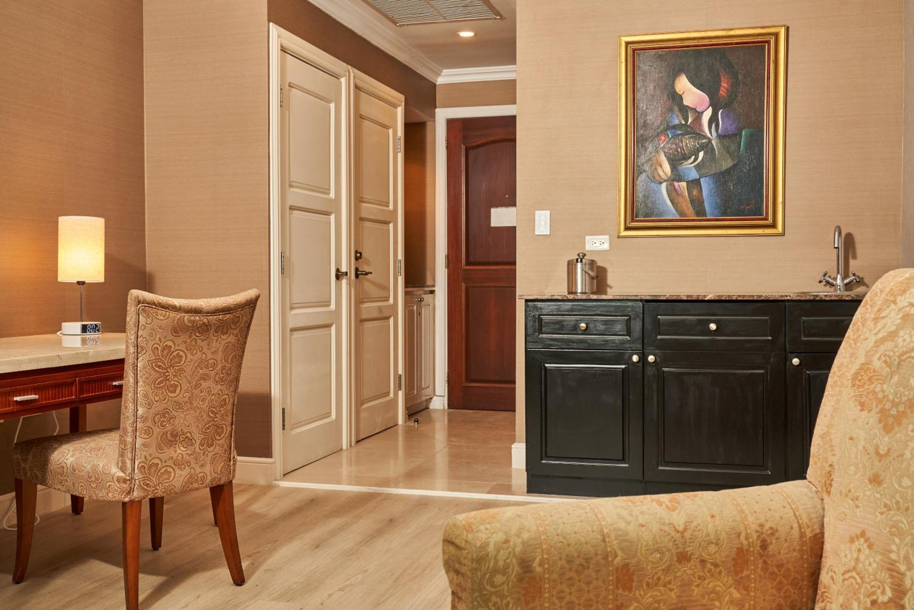 Suite photo 1
