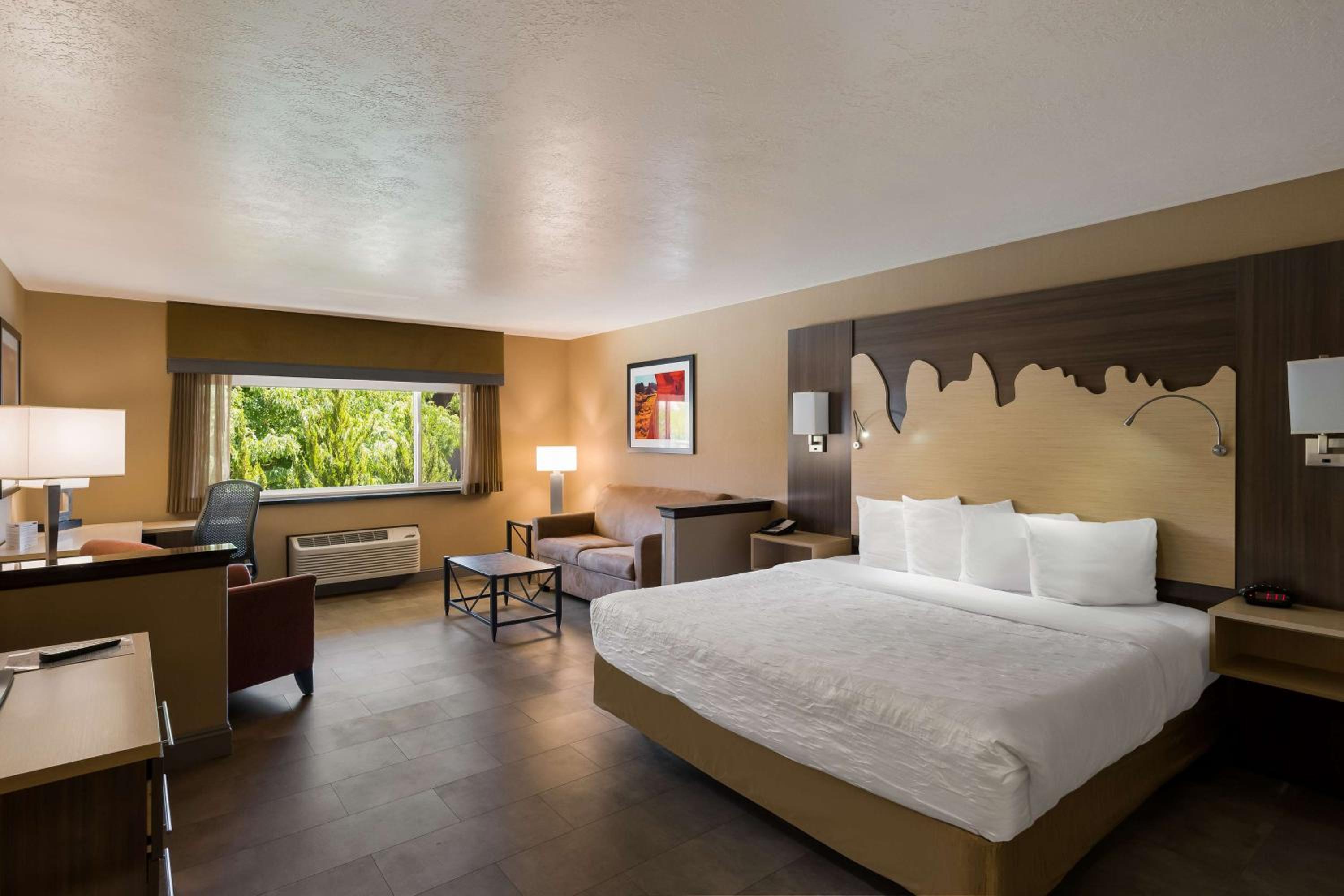 King Room with Bath Tub - Disability Access/Non-Smoking 