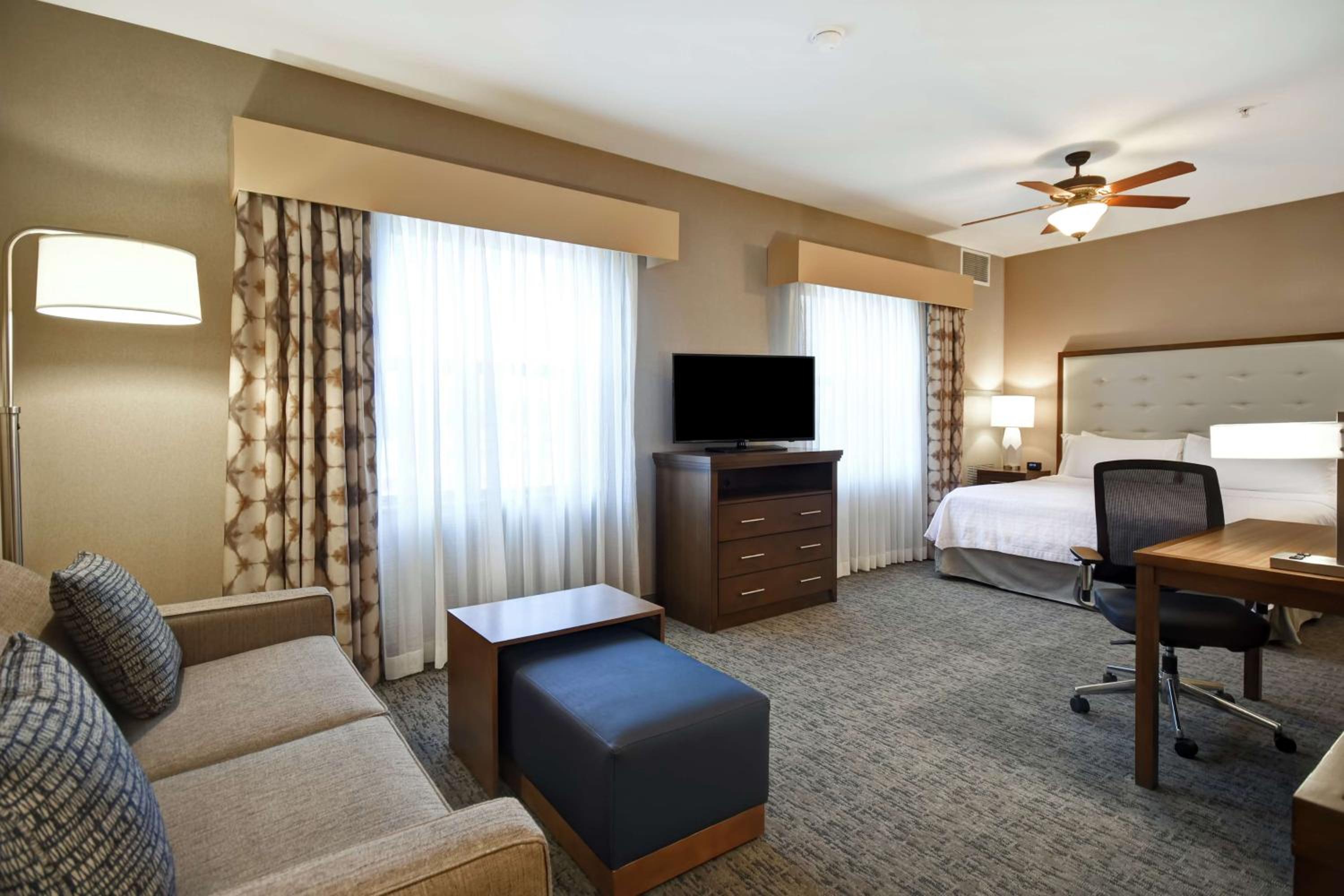 King Studio Suite - Non-Smoking - Photo 2