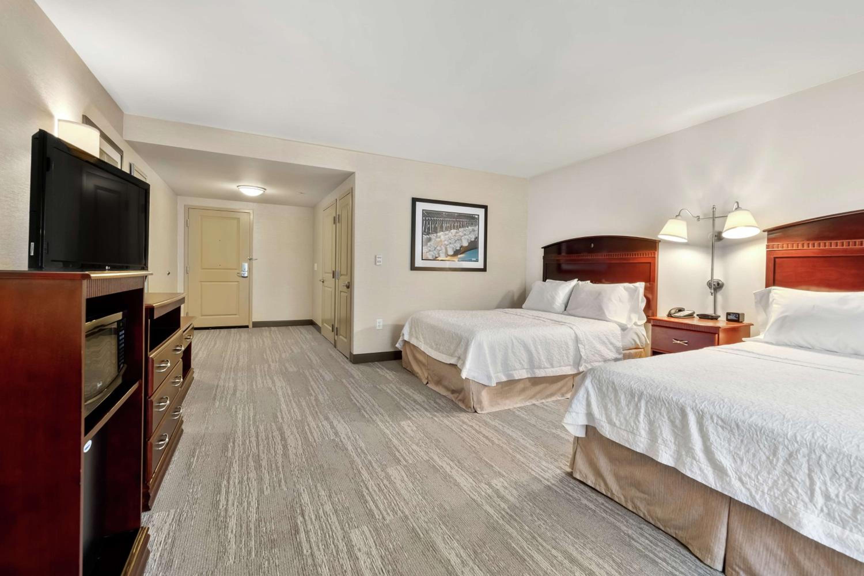 Queen Room with Two Queen Beds - Mobility and Hearing Access/Non-Smoking - Photo 3