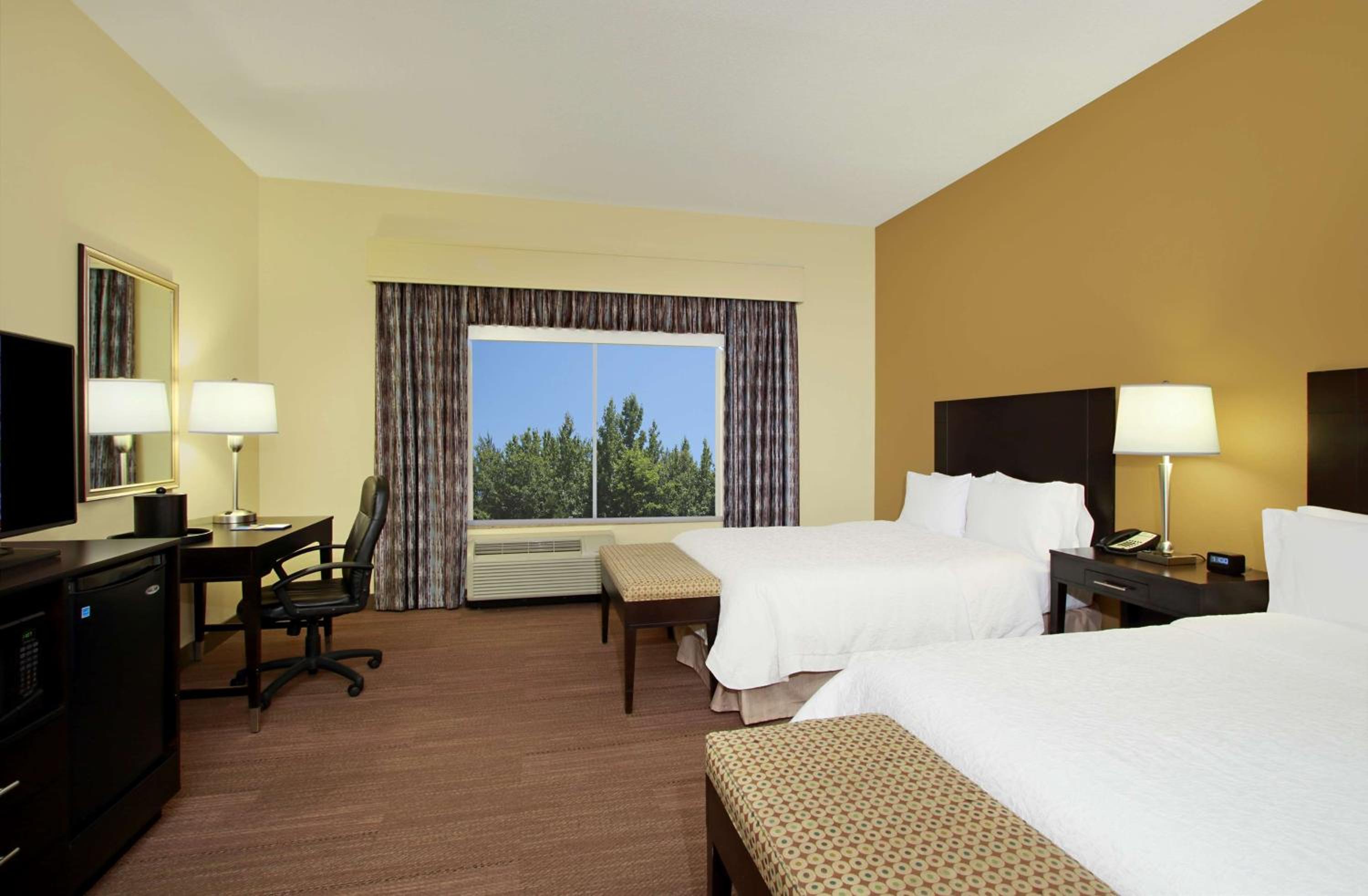 Queen Room with Two Queen Beds - Mobility Access/Non-Smoking - Photo 1