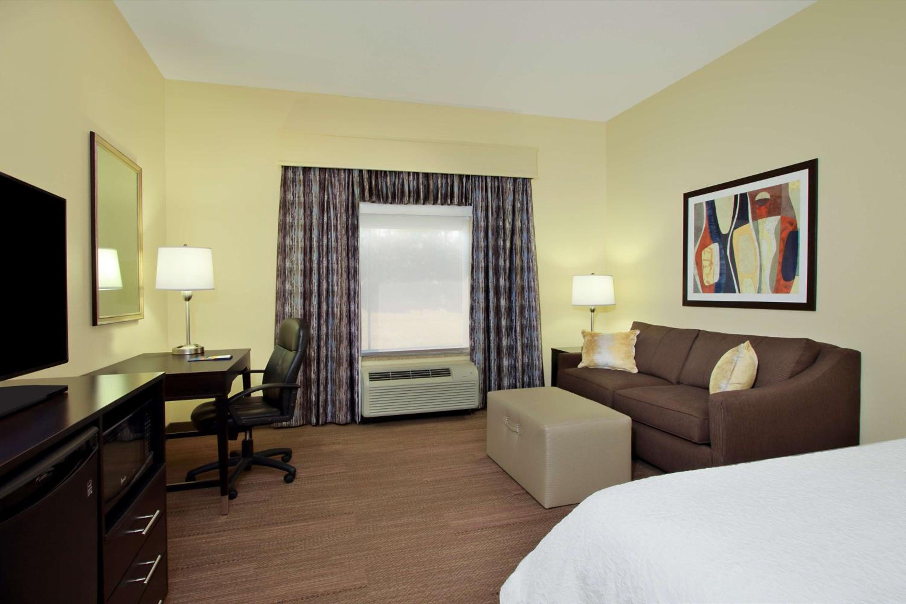 Special King Room with Sofa Bed - Non-Smoking - Photo 1
