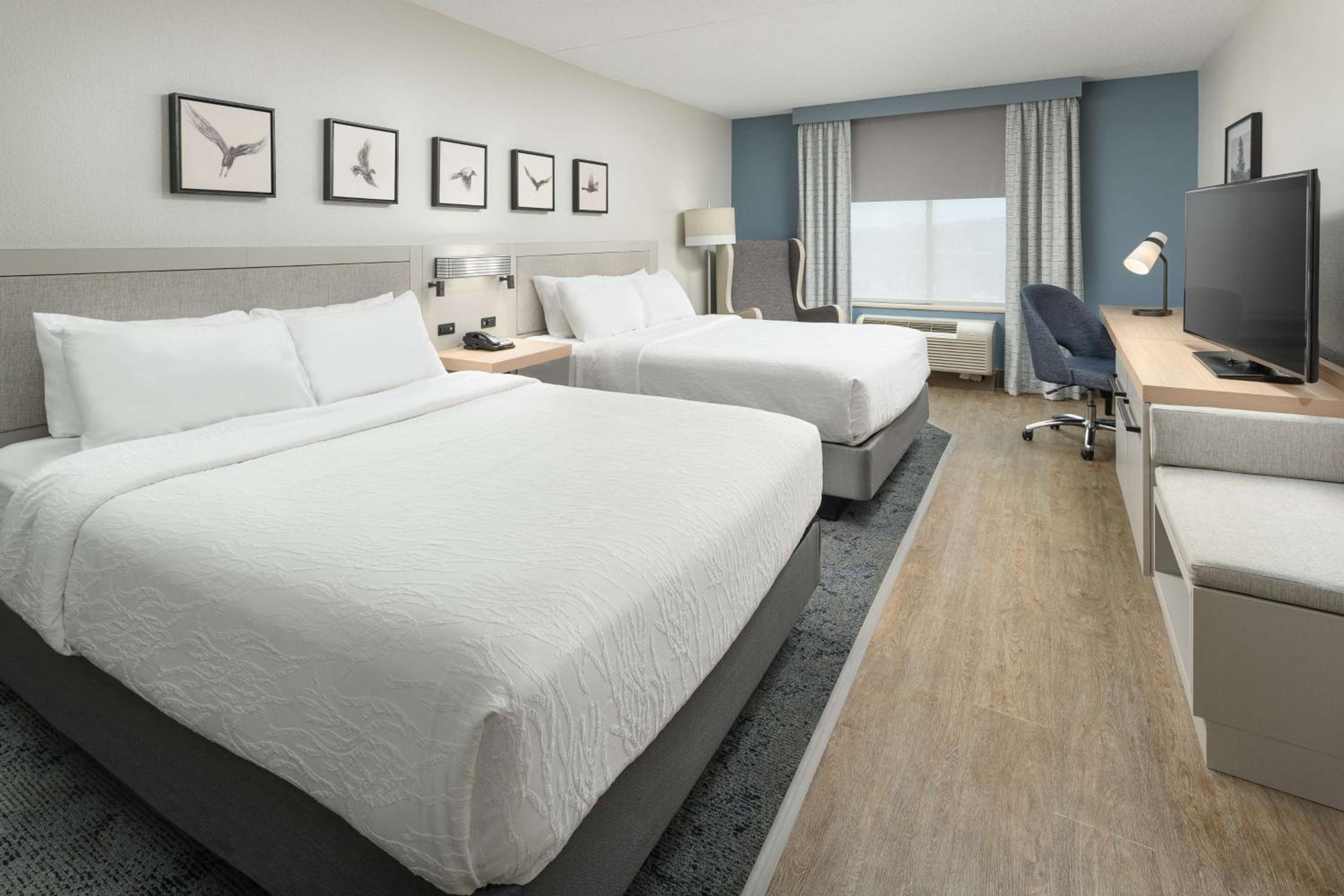 Queen Room with Two Queen Beds - Photo 1