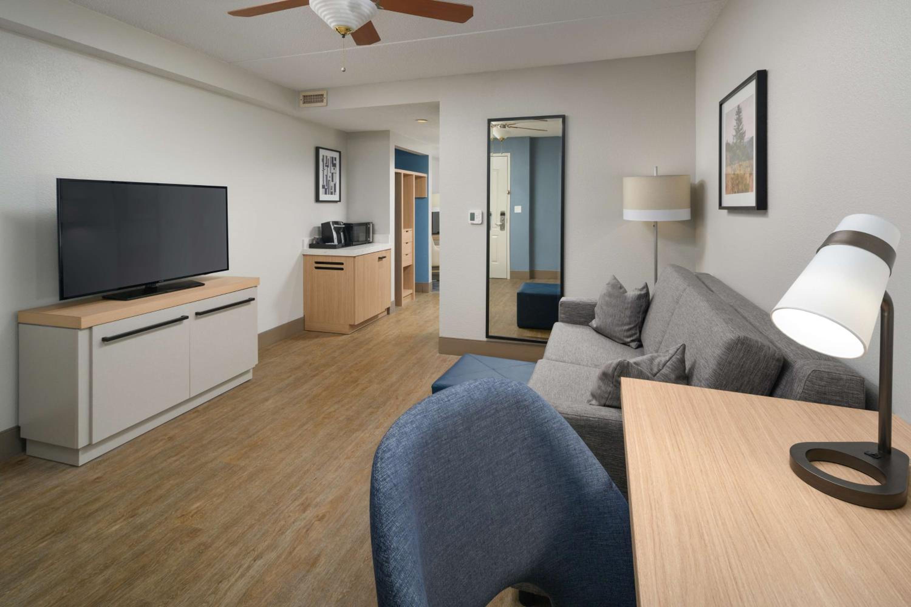 Junior King Suite with Sofa Bed - Photo 1