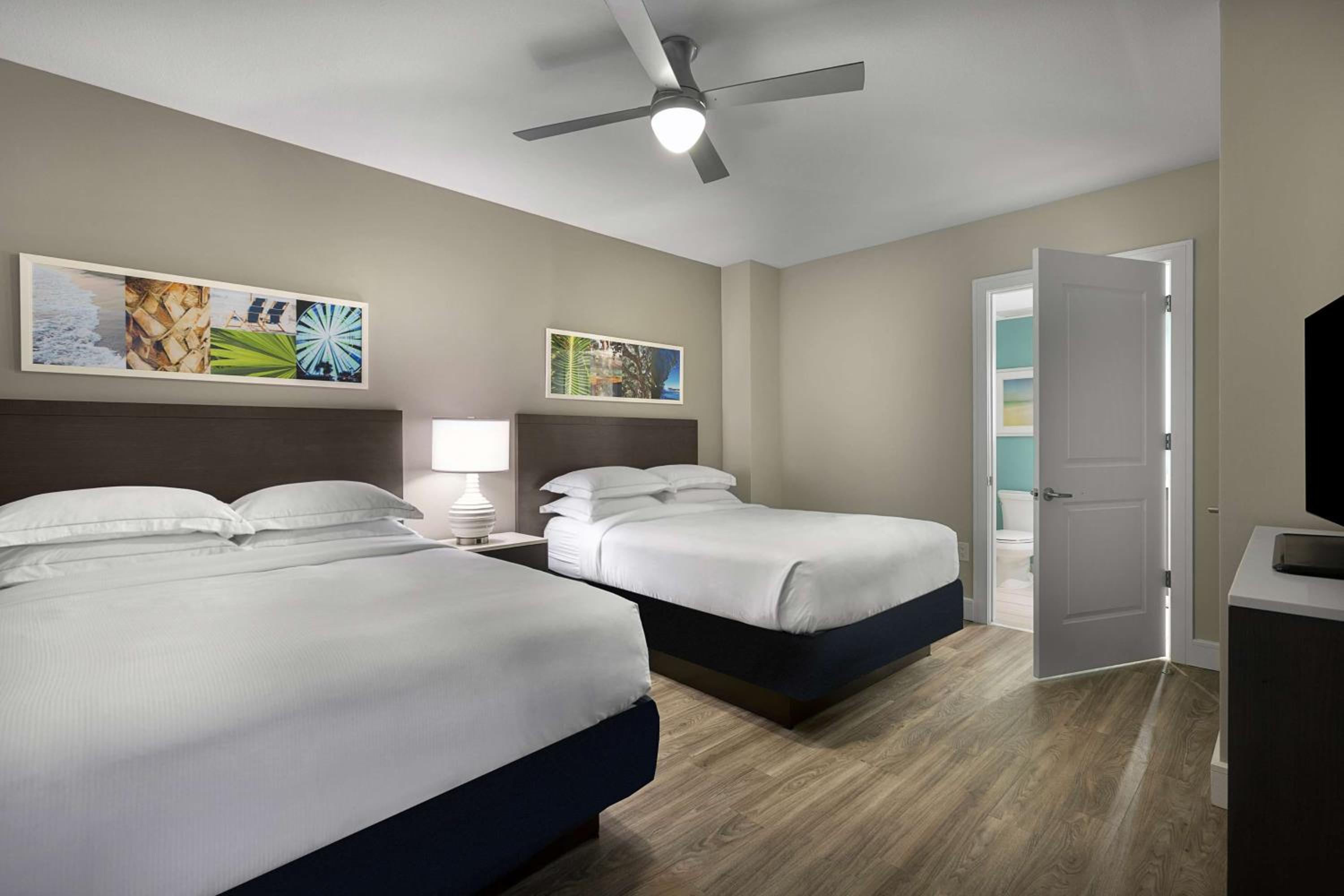 Two-Bedroom Suite - Oceanfront photo 3