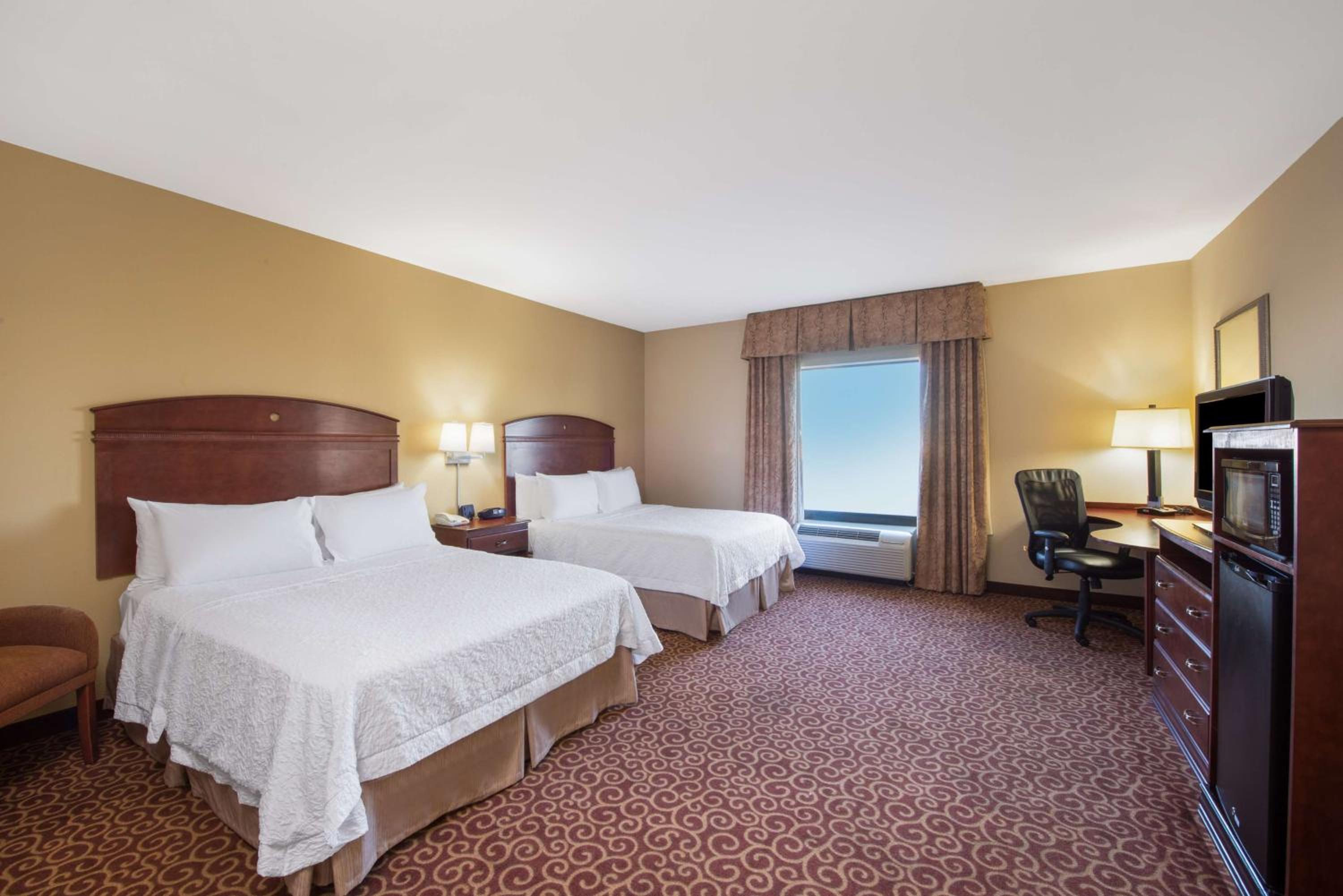 Queen Room with Two Queen Beds - Mobility and Hearing Access/Non-Smoking - Photo 3