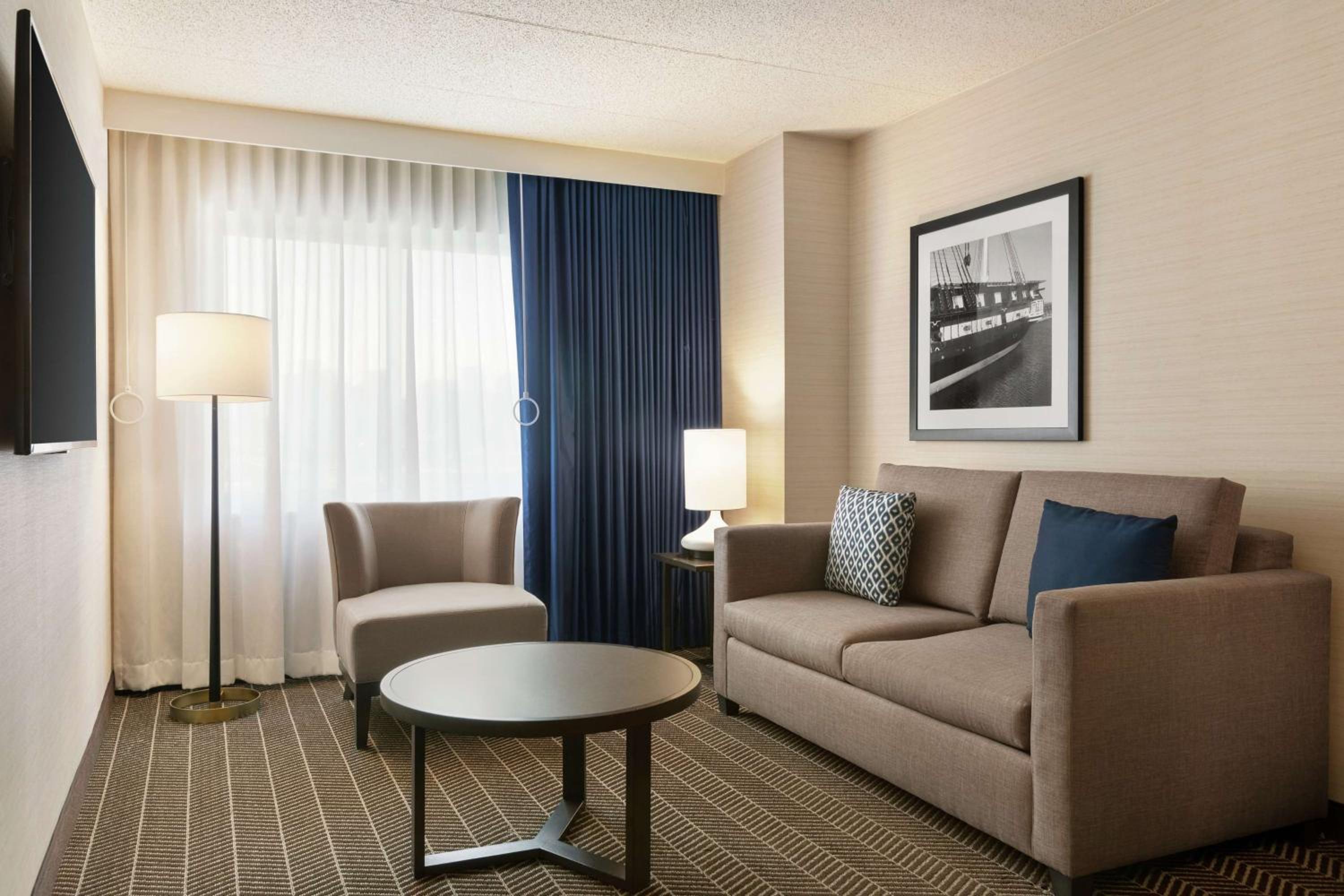 Two-Room Suite with Two Queen Beds - Mobility Access