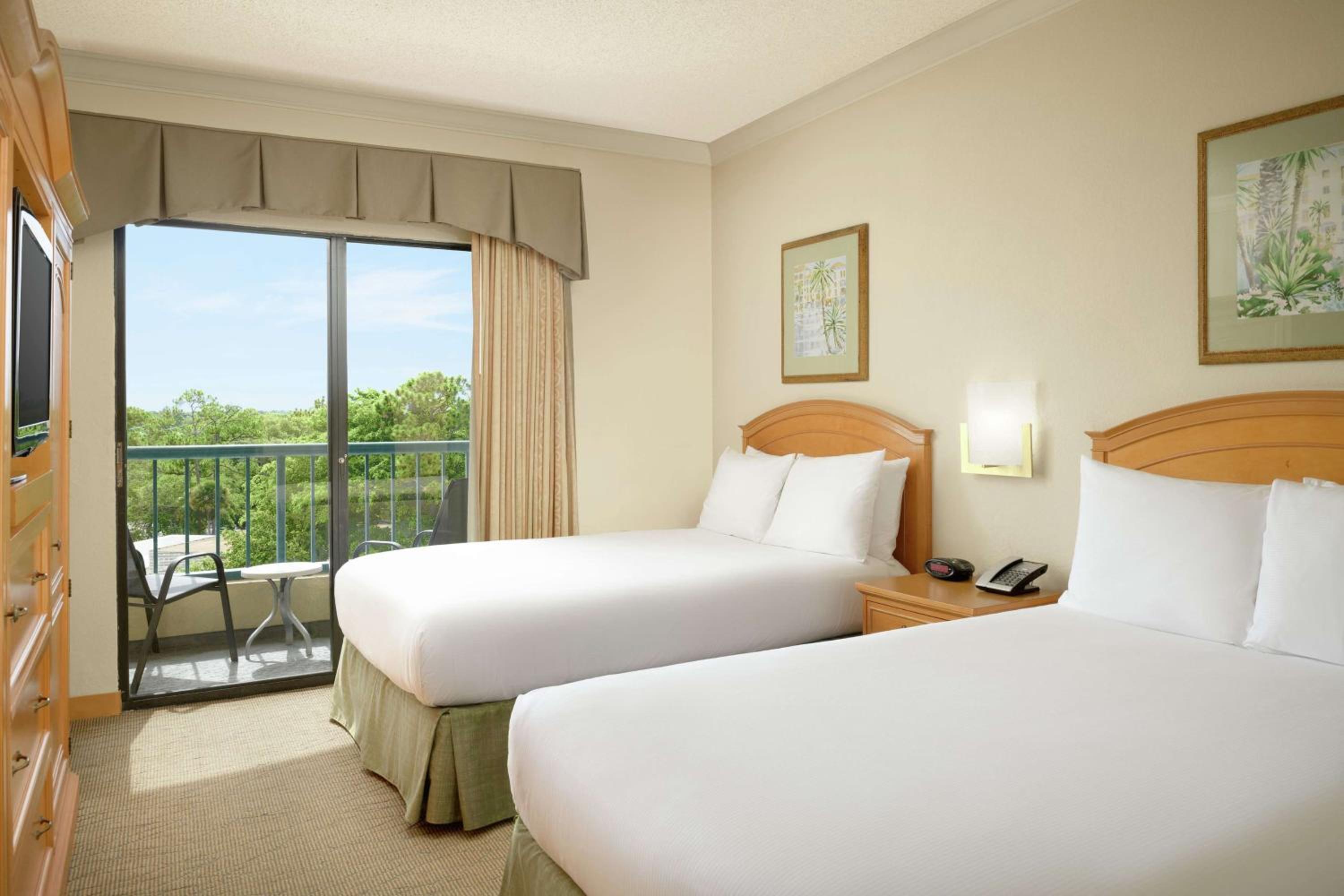 Superior Suite mit zwei Doppelbetten und Seeblick