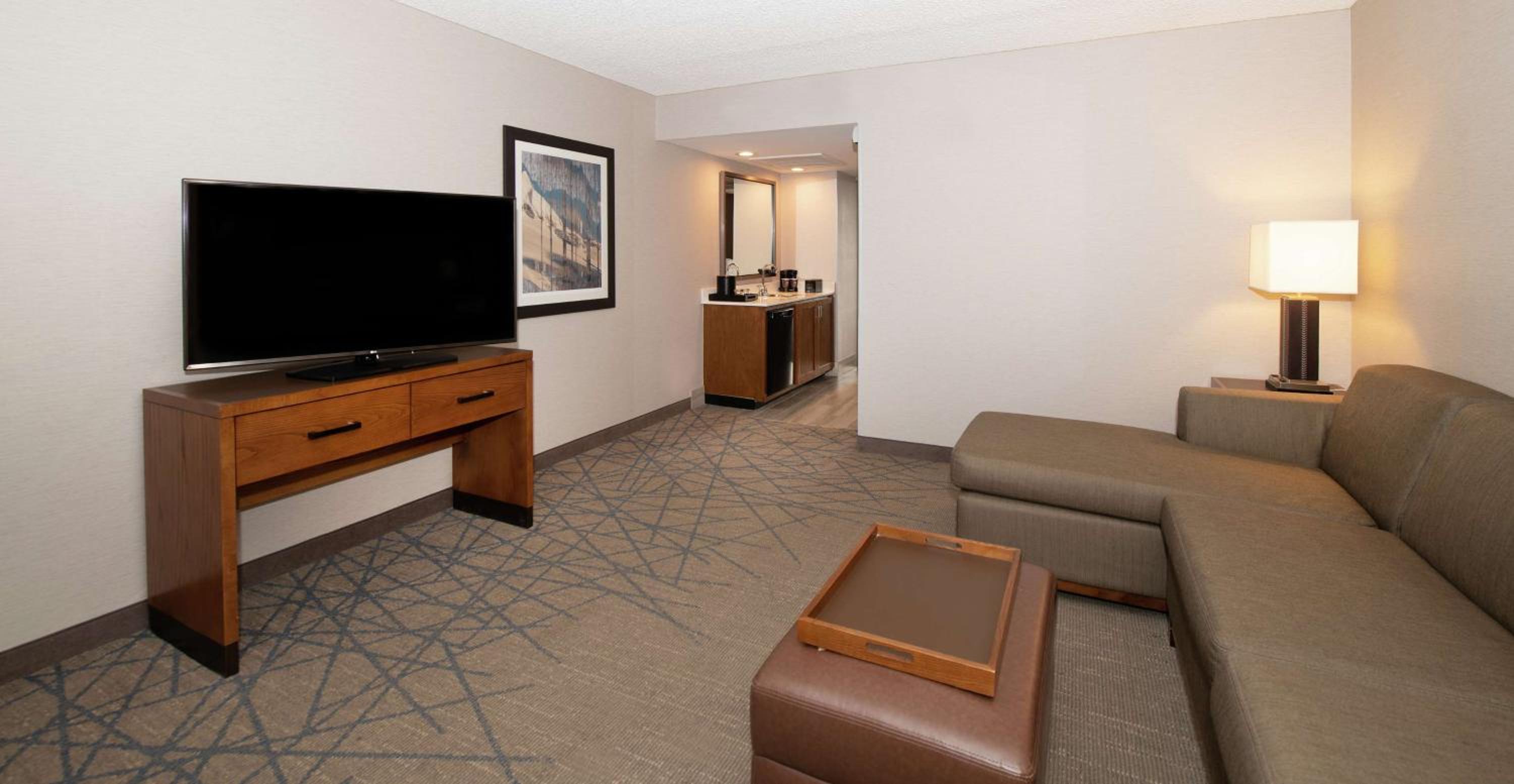 Queen Suite with Two Queen Beds - Hearing Accessible/Non-Smoking - Photo 2