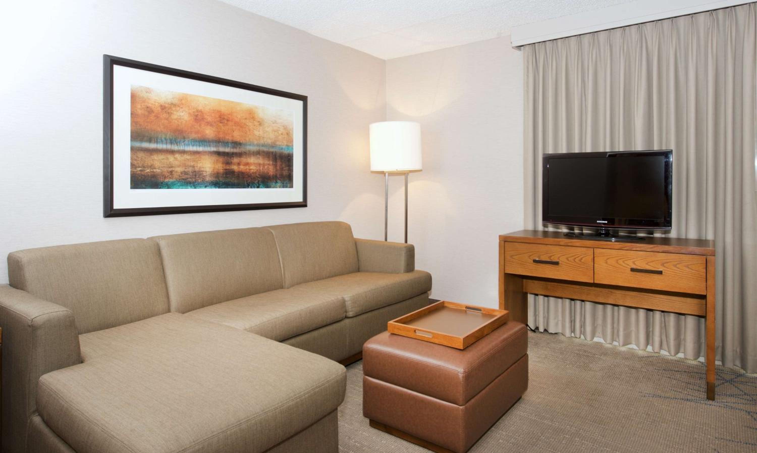 King Suite - Non-Smoking - Photo 6