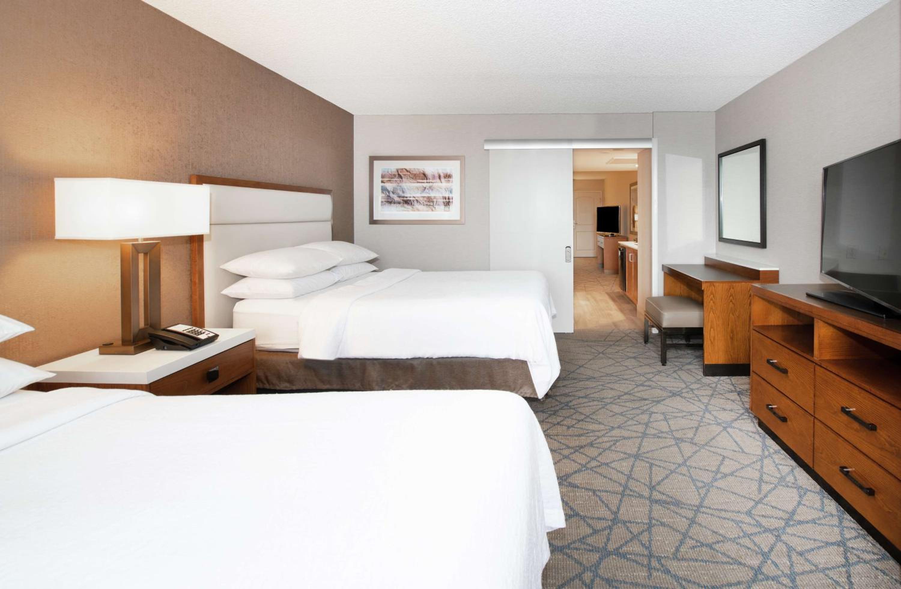 Queen Suite with Two Queen Beds - Hearing Accessible/Non-Smoking - Photo 6