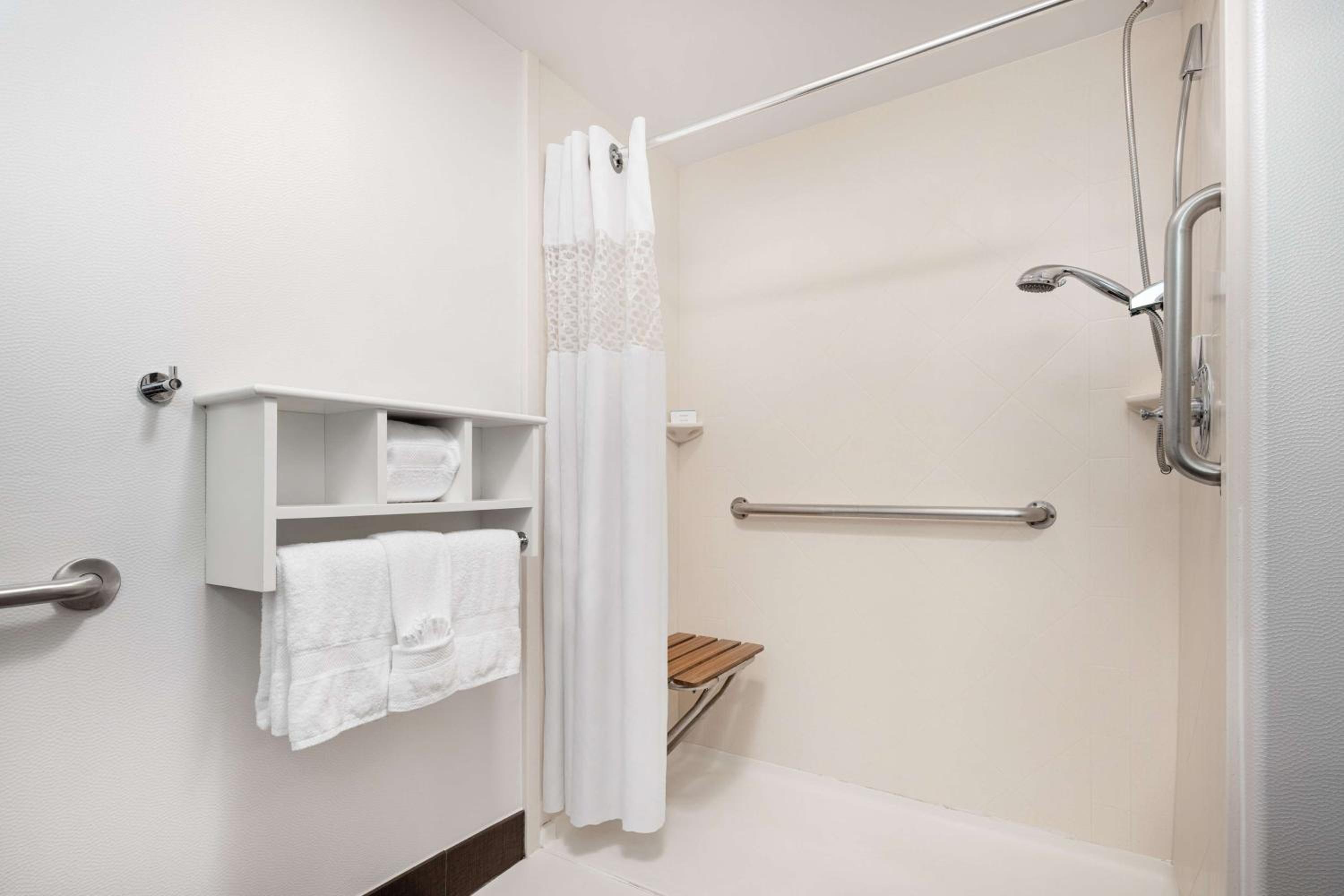 King Room - Mobility Access/Non-Smoking - Photo 2