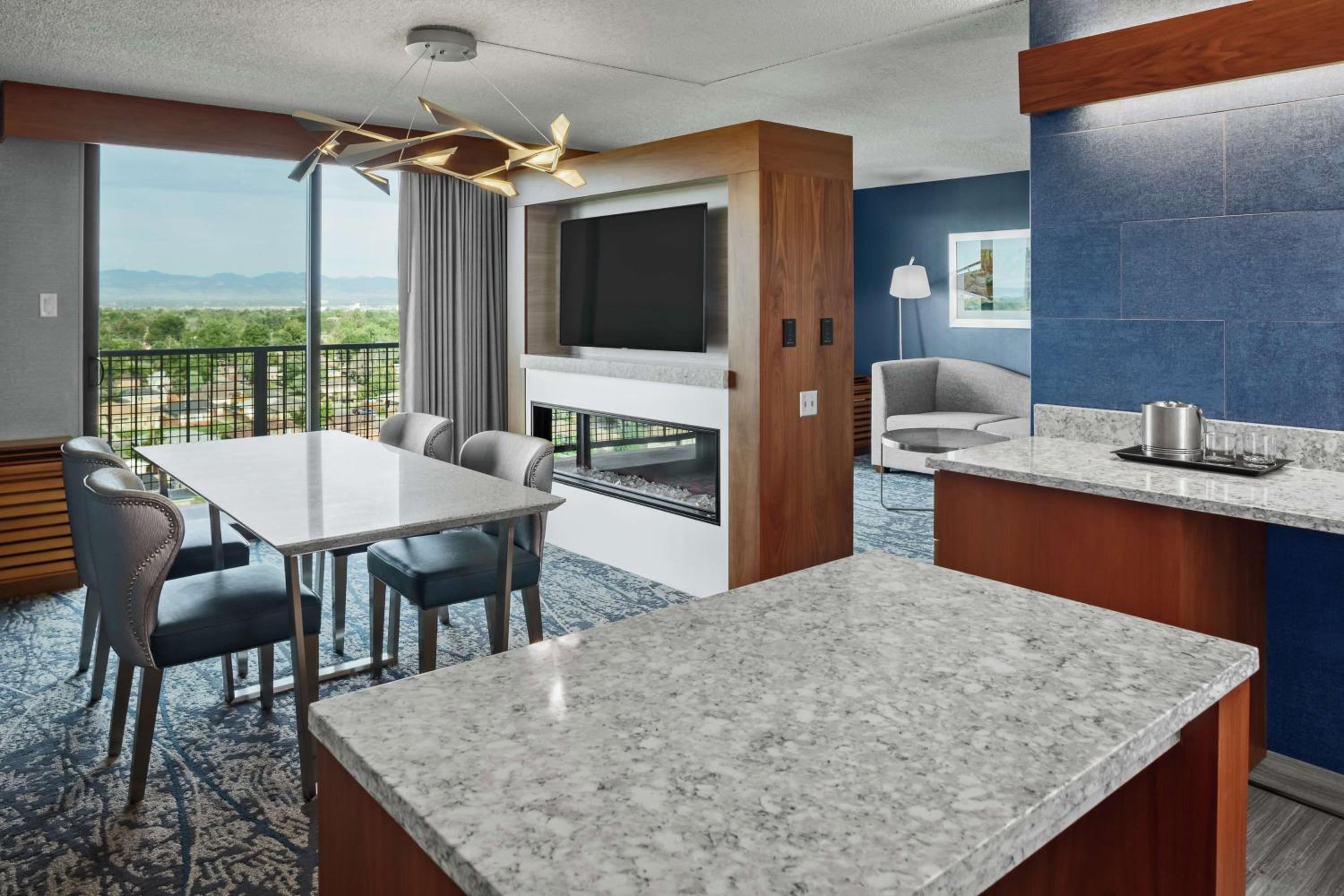 One-Bedroom King Suite with Balcony