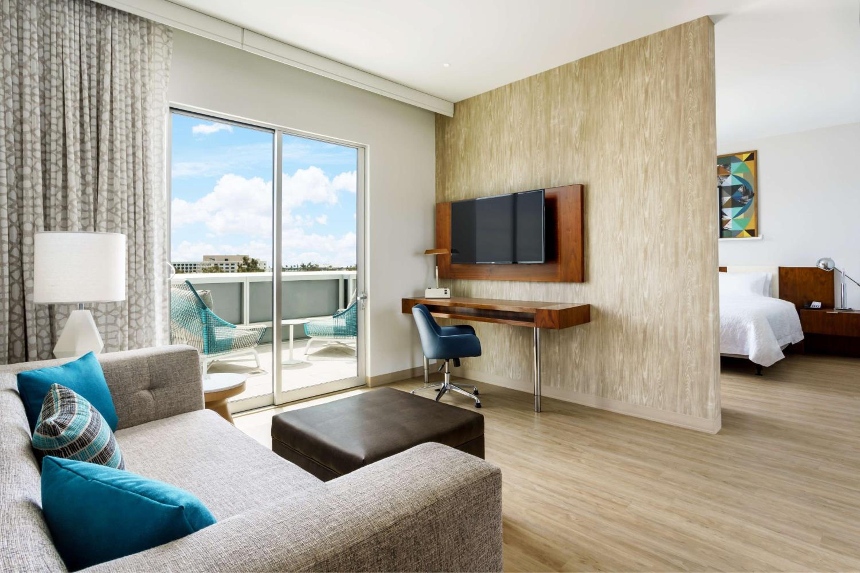 King Room with Roll-In Shower - Mobility/Hearing Accessible