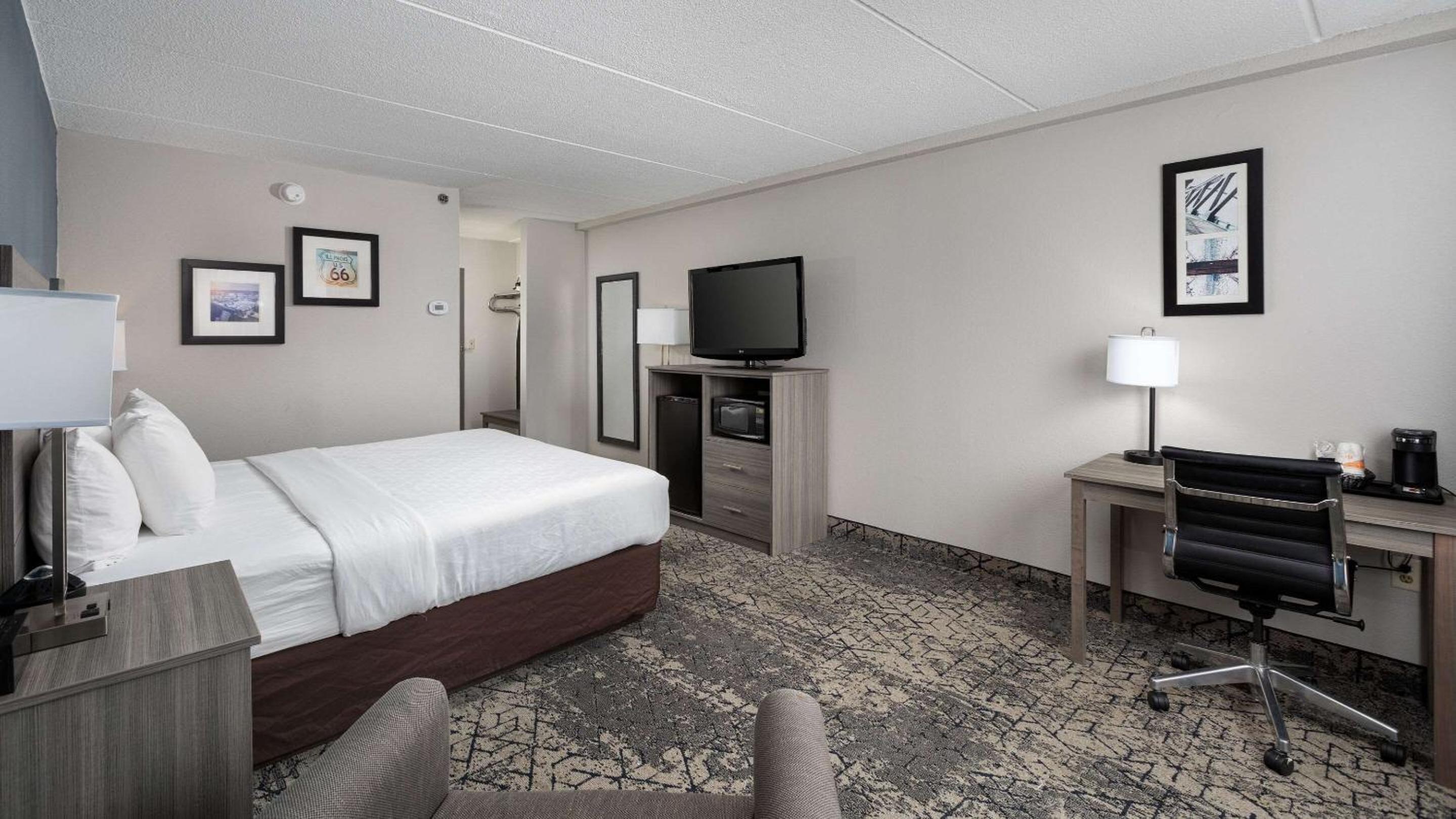Standard King Room - Non-Smoking 