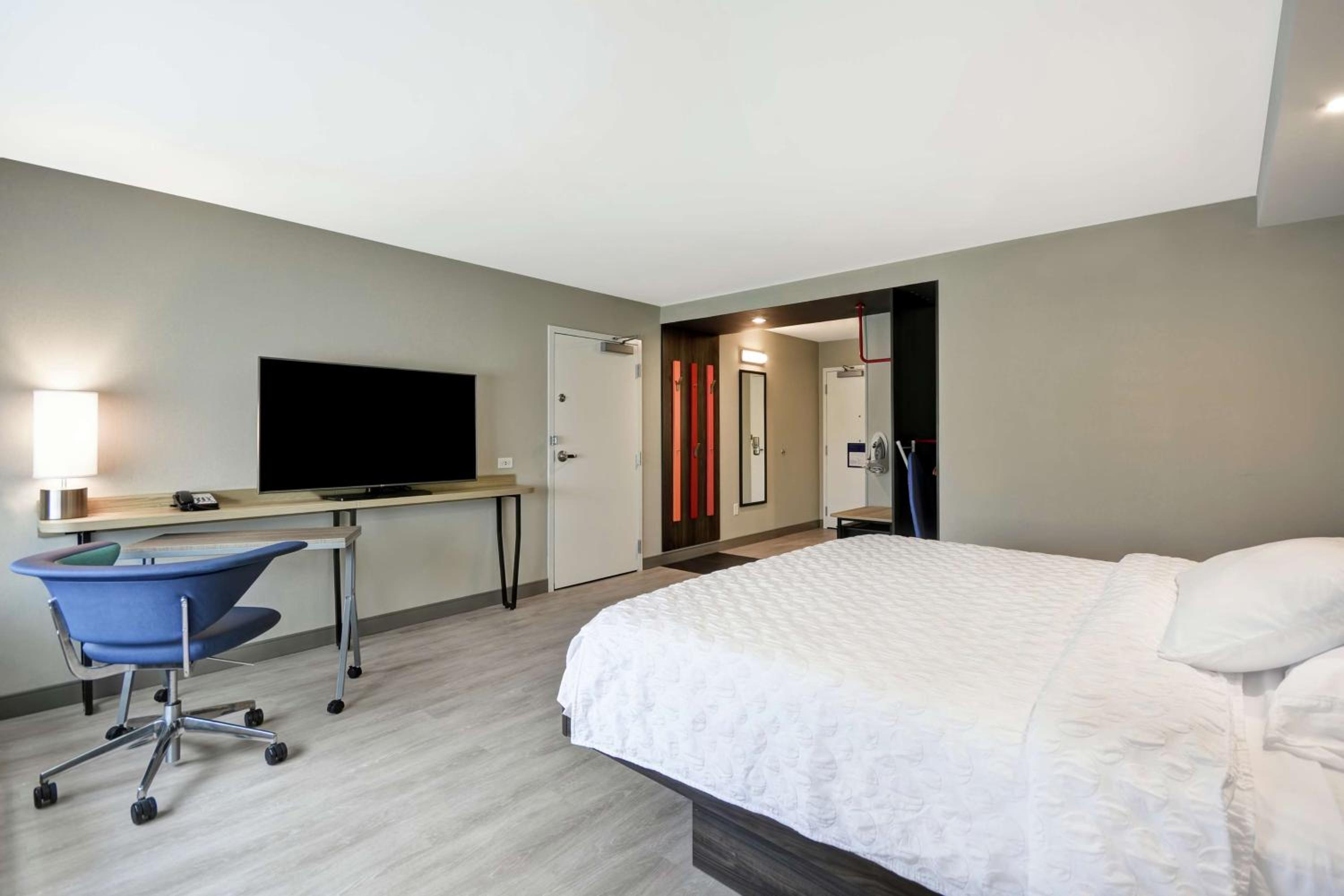 King Room - Hearing Access - Photo 1